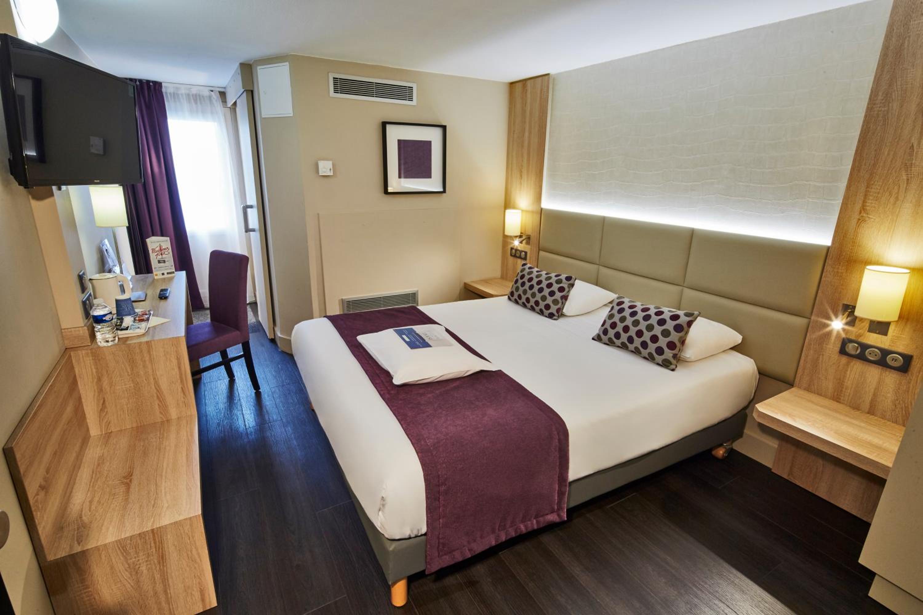 Double Room - Photo 11