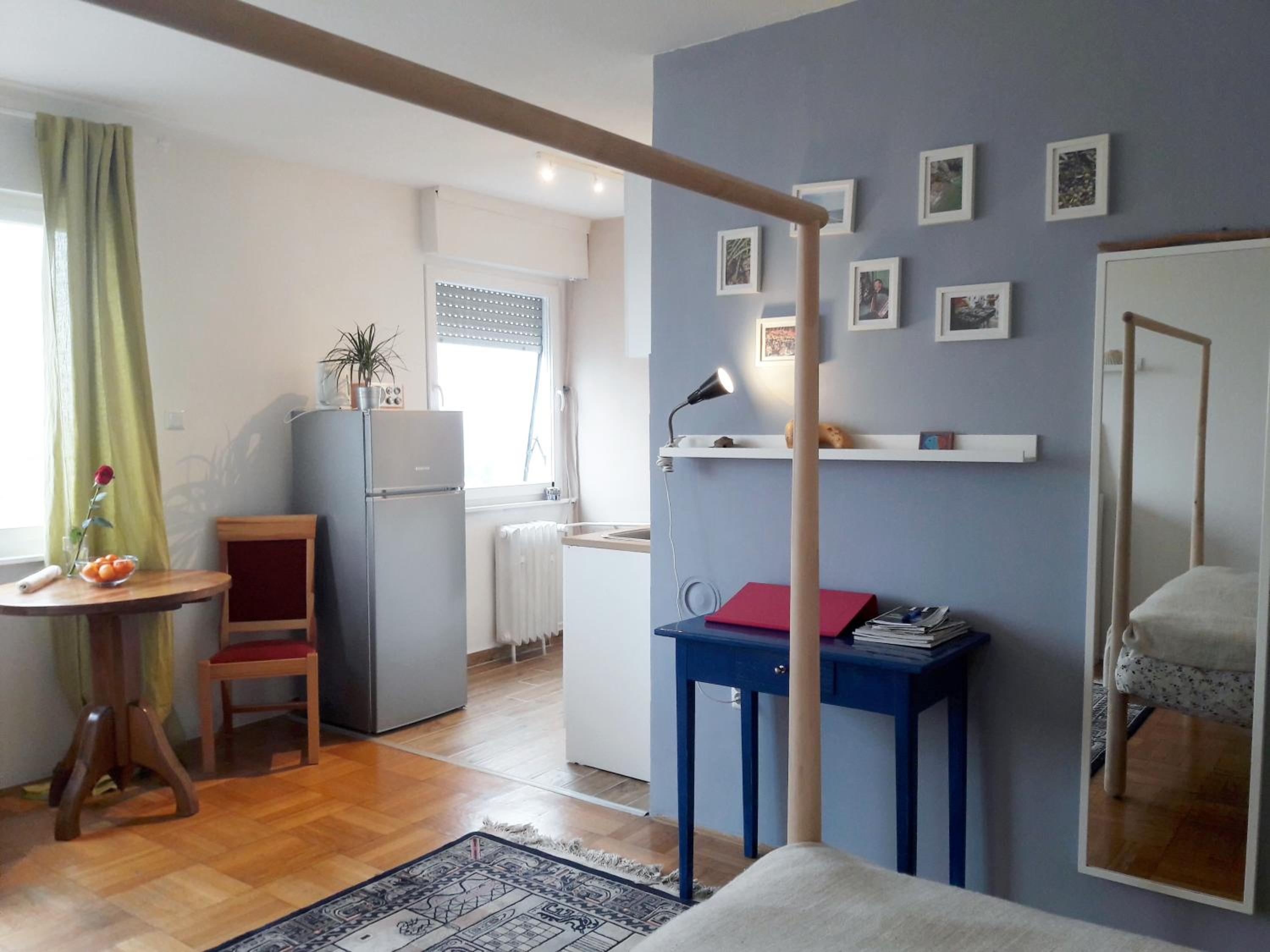 Studio Apartment - Photo 9