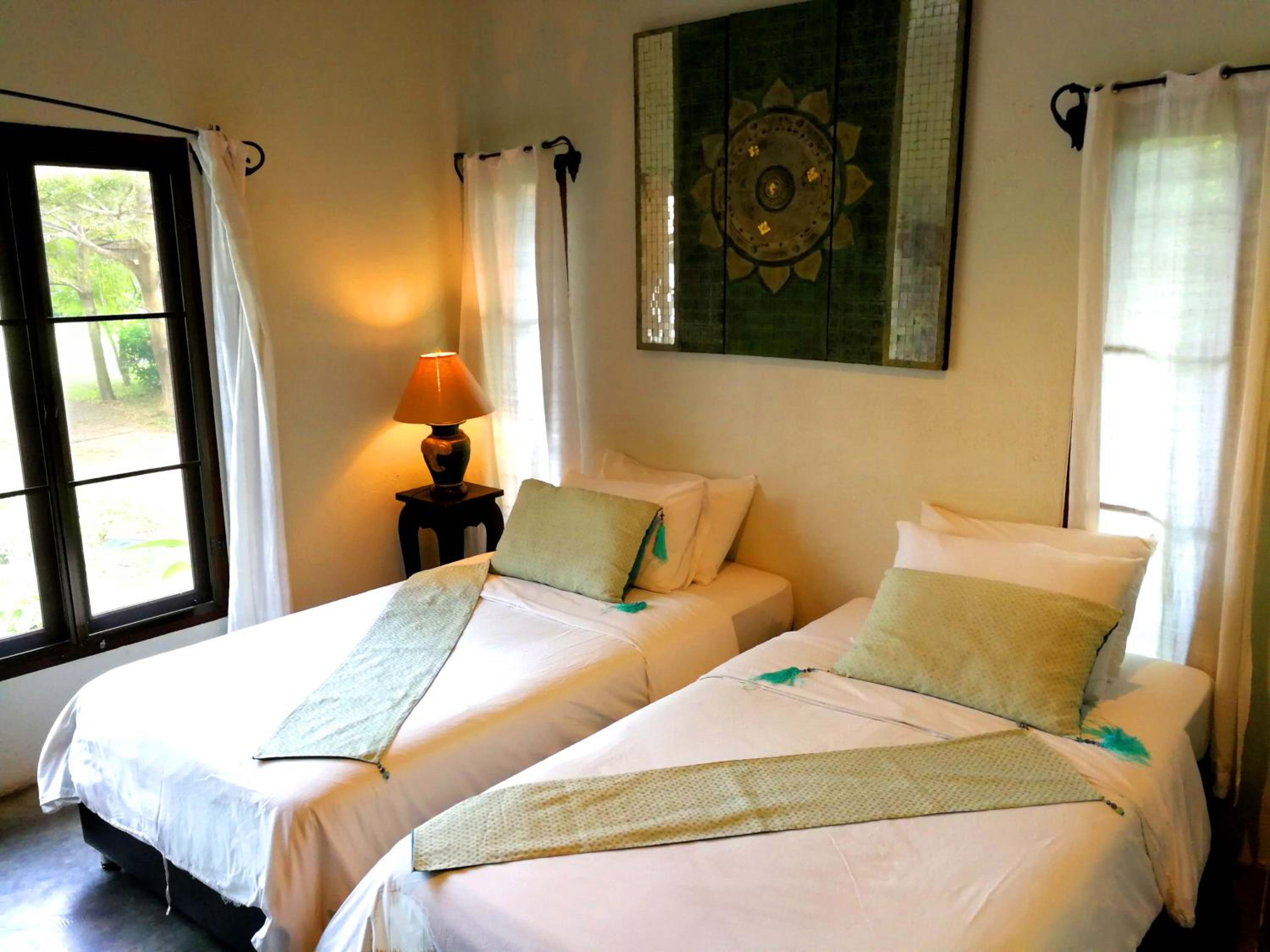 Deluxe Double or Twin Room with Lake View photo 3
