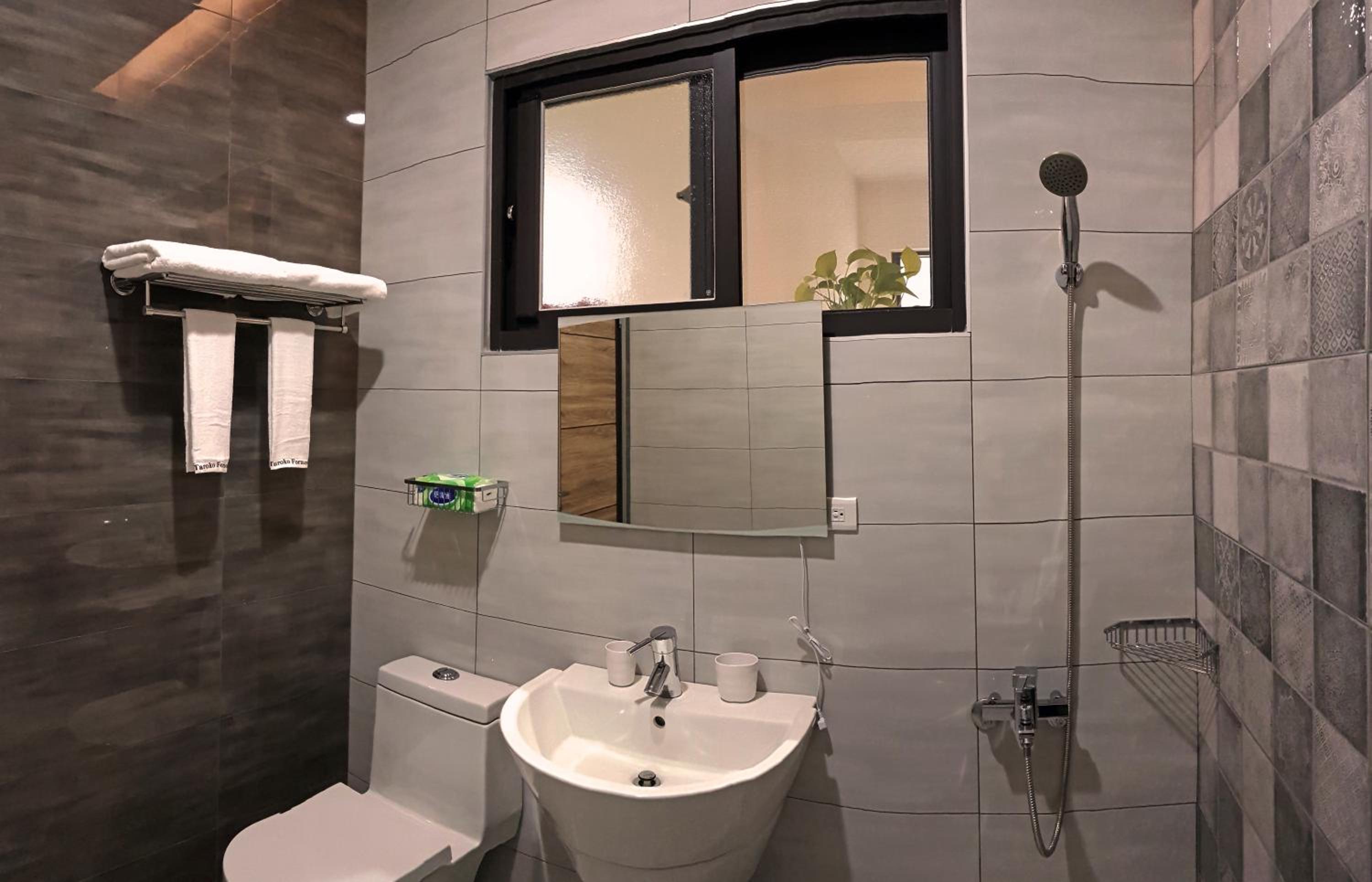 Standard Double or Twin Room photo 3