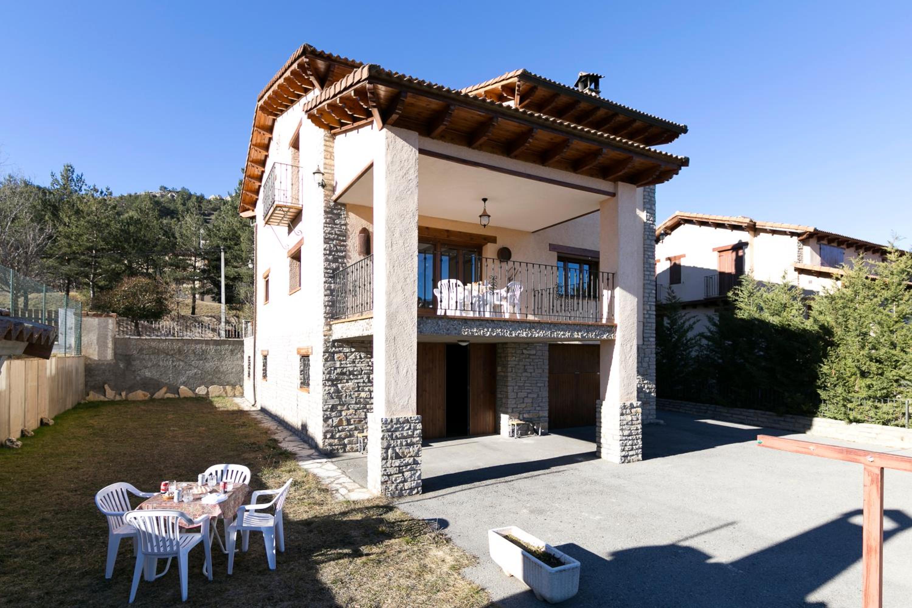 Villa photo 2