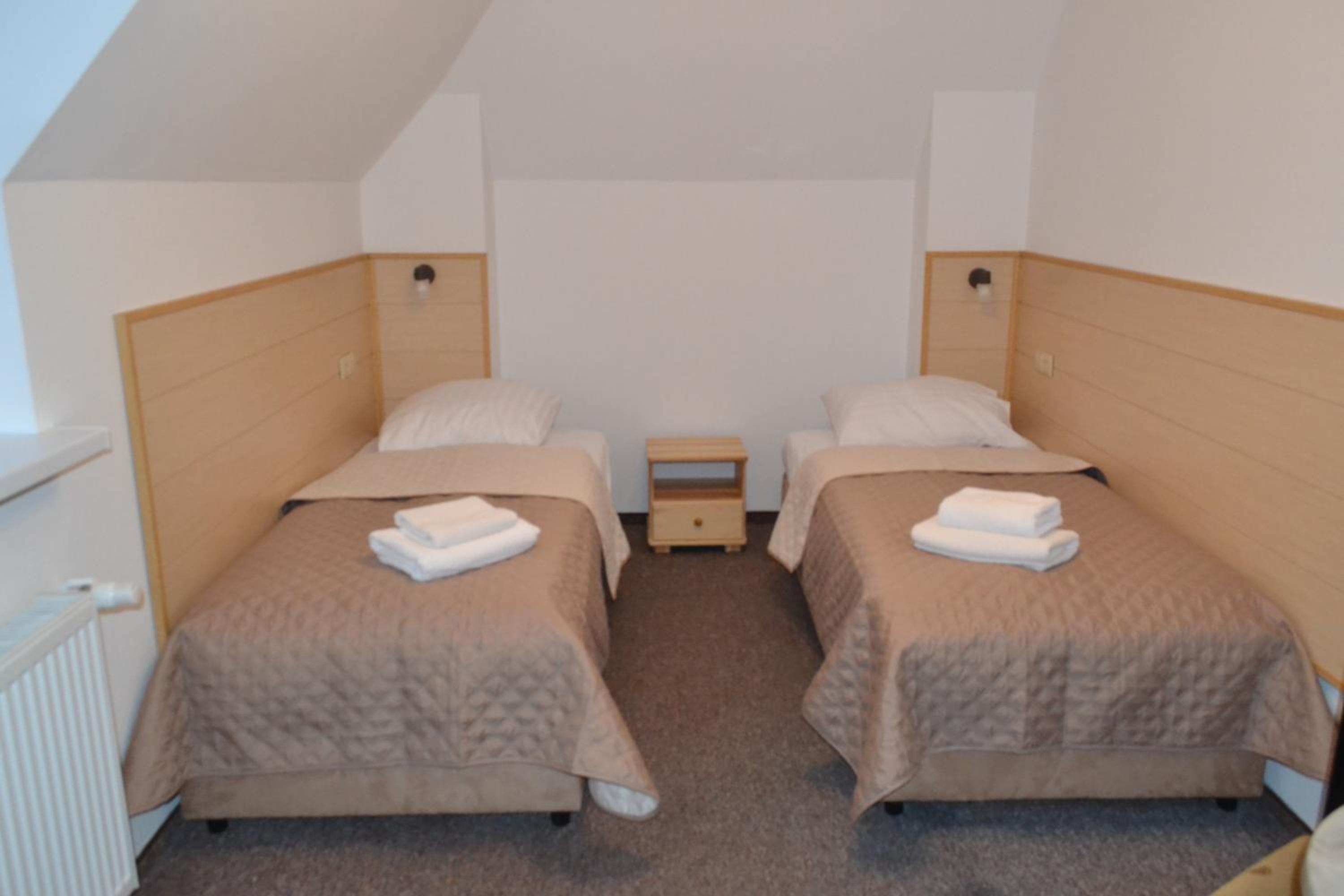 Twin Room - Photo 3