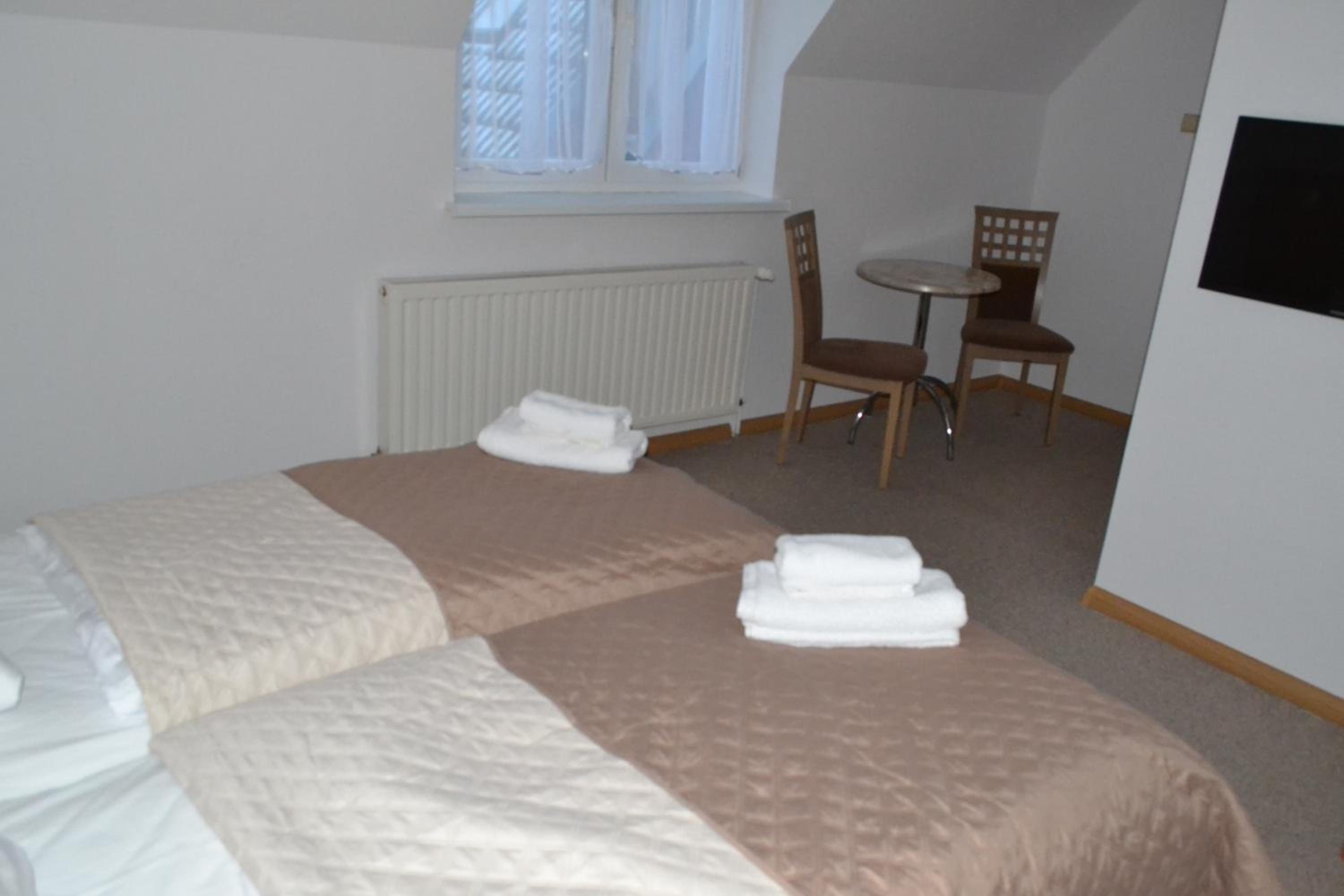 Twin Room - Photo 4