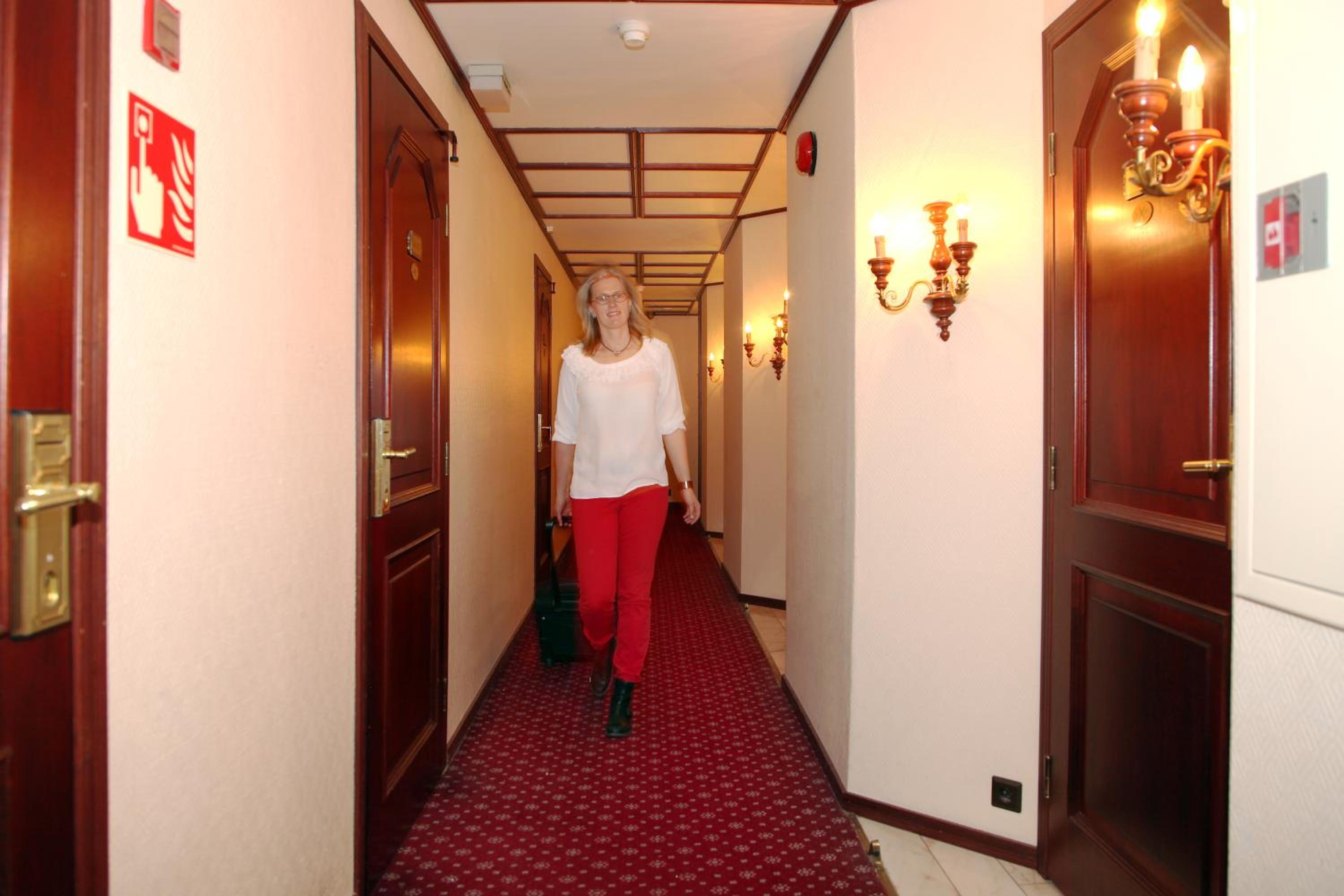 Standard Twin Room - Photo 2