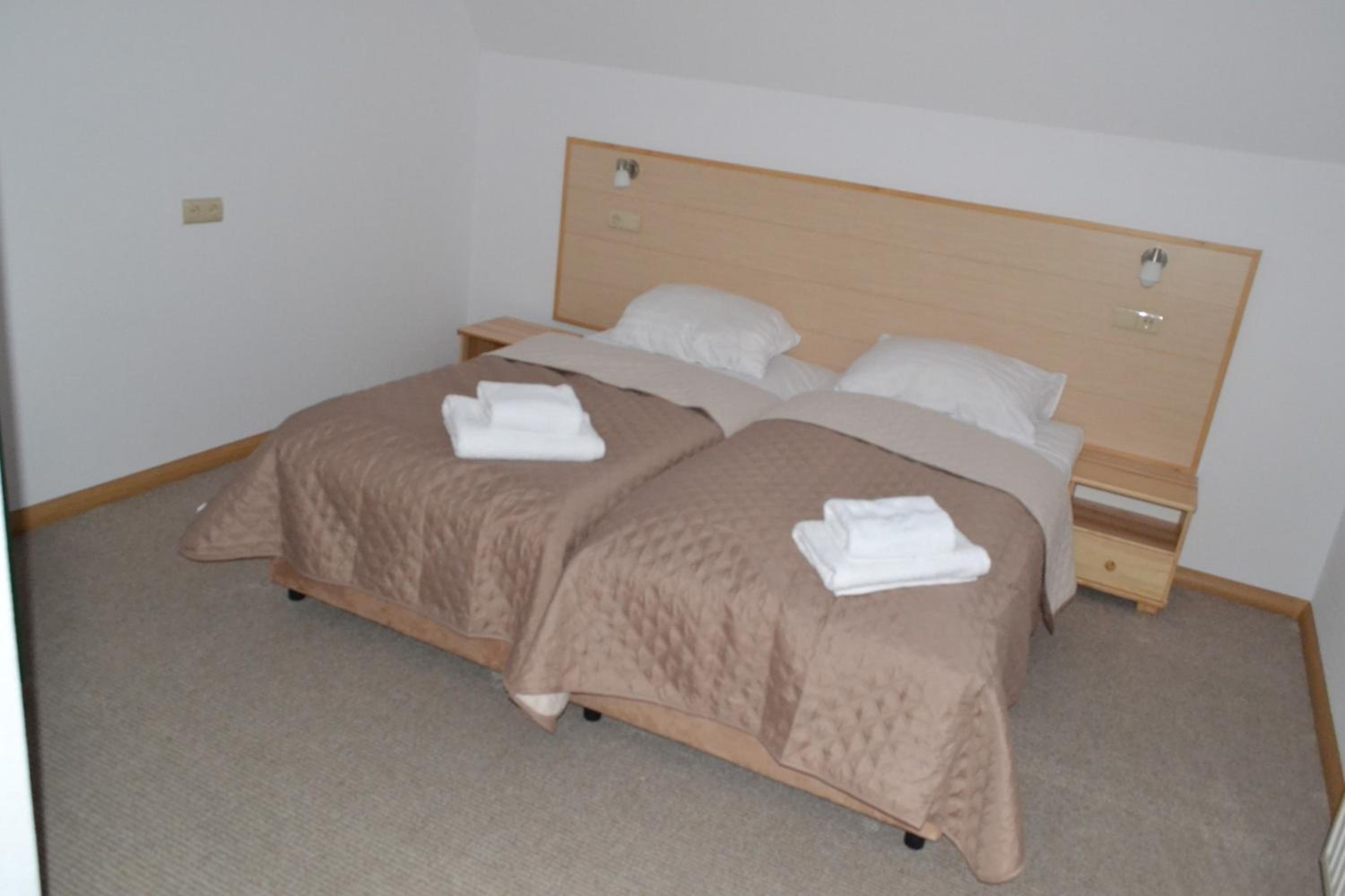 Twin Room - Photo 8
