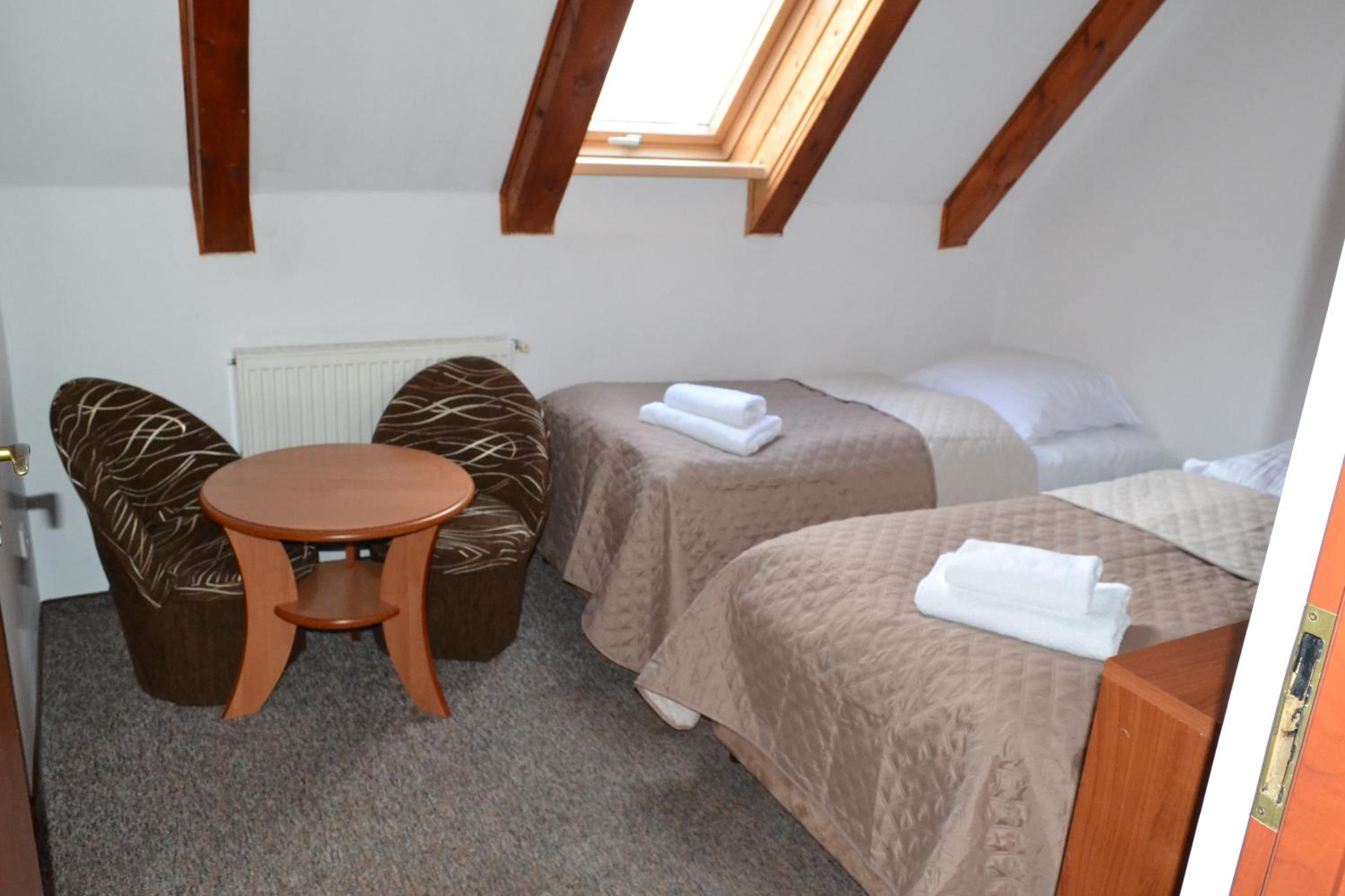 Twin Room - Photo 1