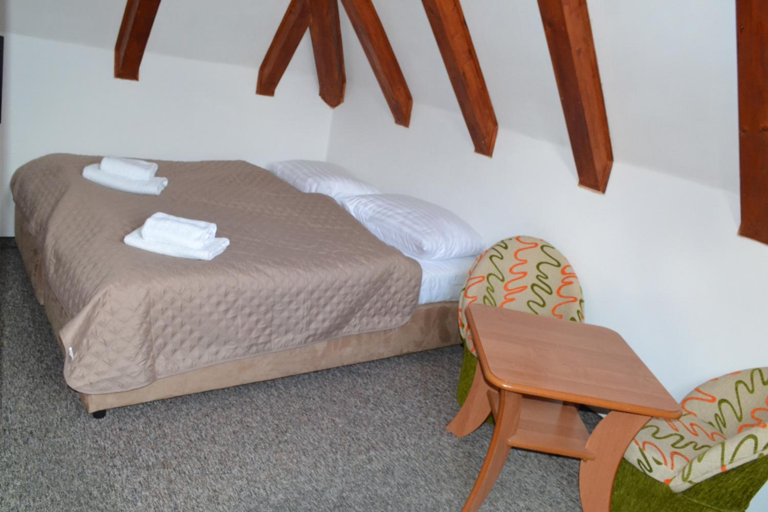 Twin Room - Photo 9
