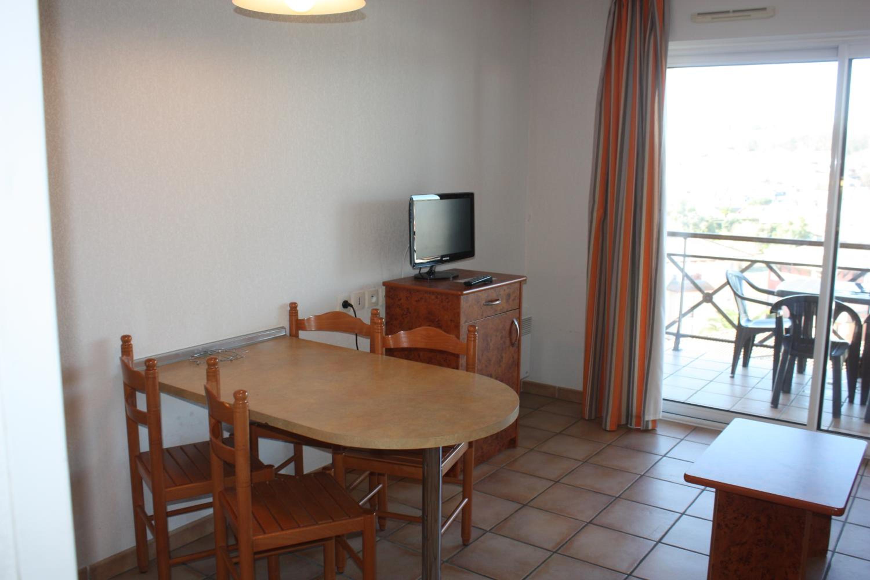 Studio (2 Adults) - Photo 5