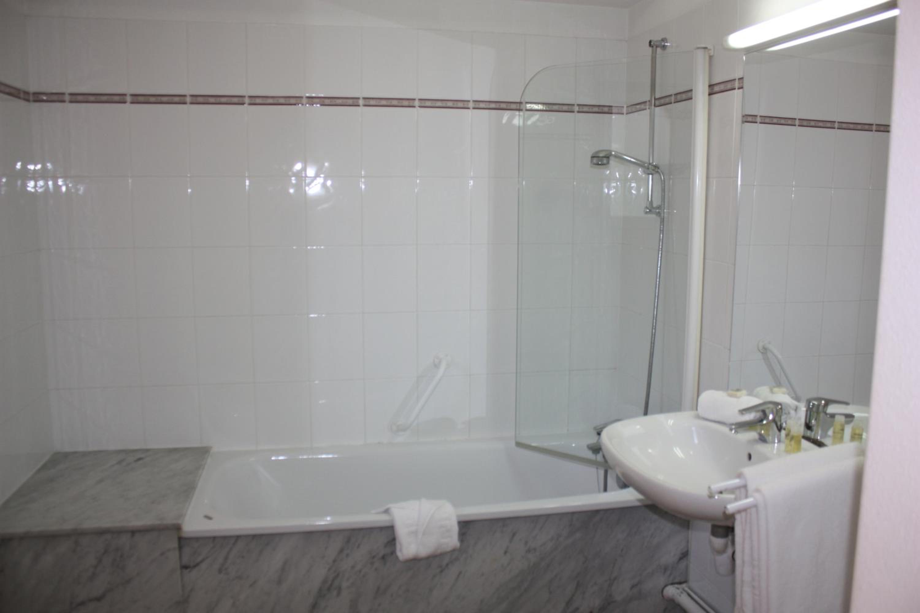 Studio (2 Adults) - Photo 2