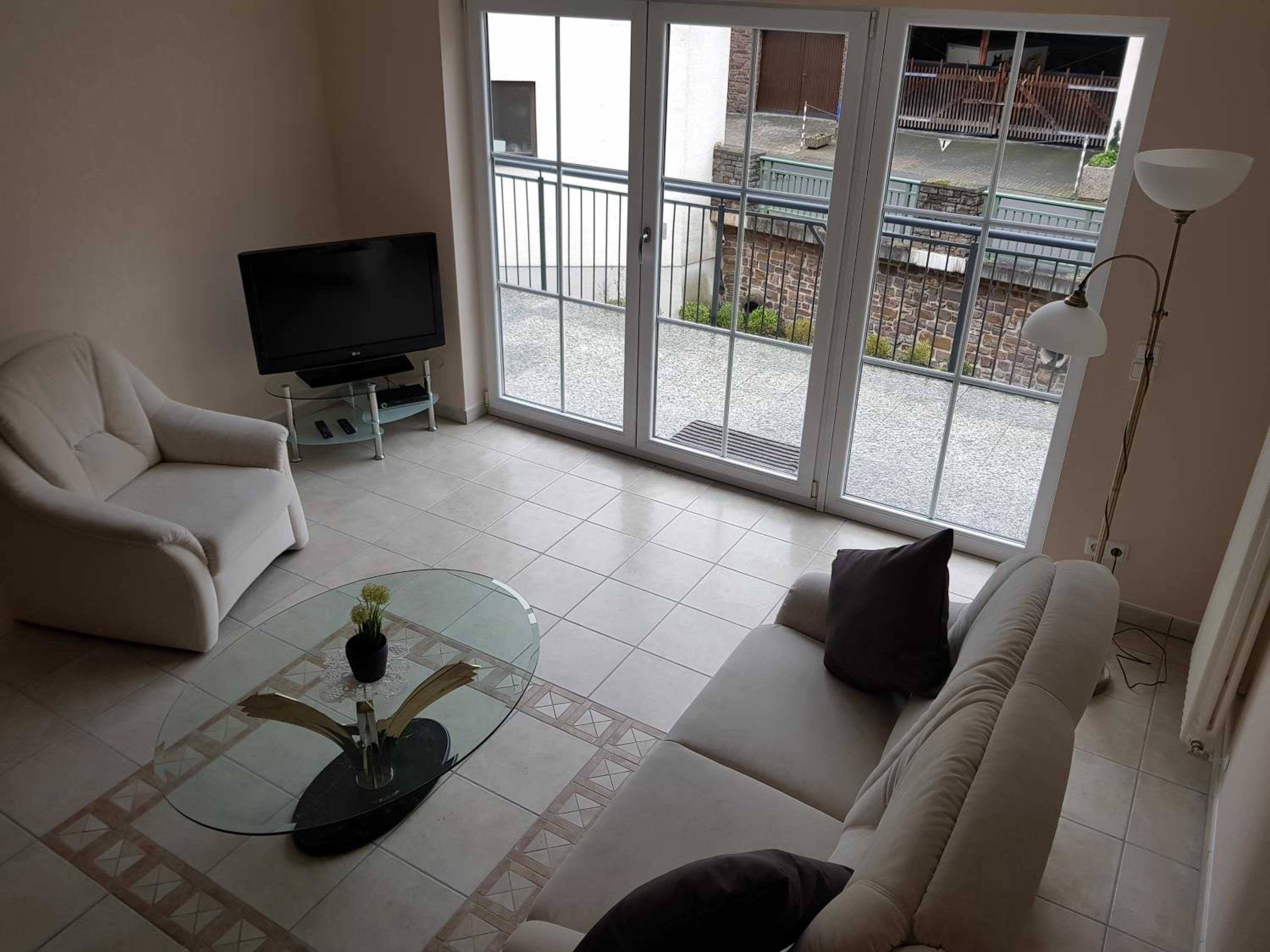 Apartment photo 2