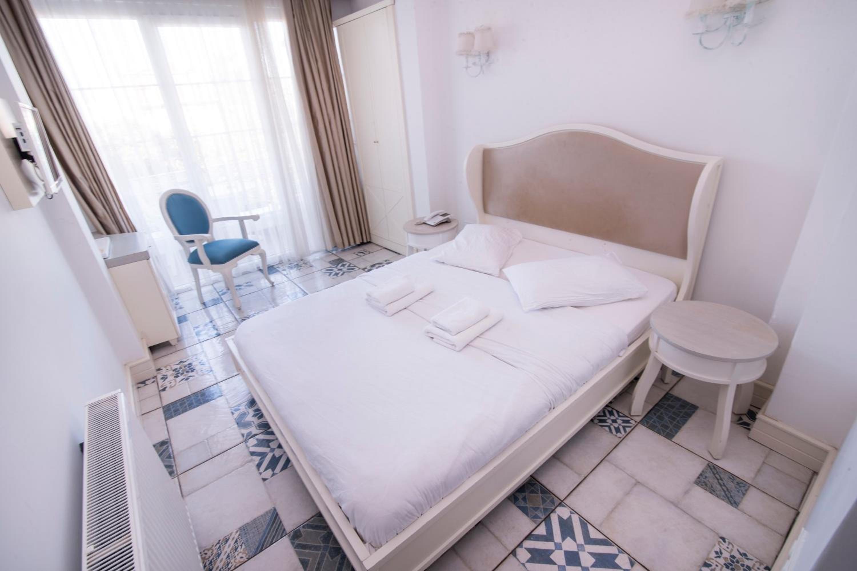 Deluxe Double Room photo 3