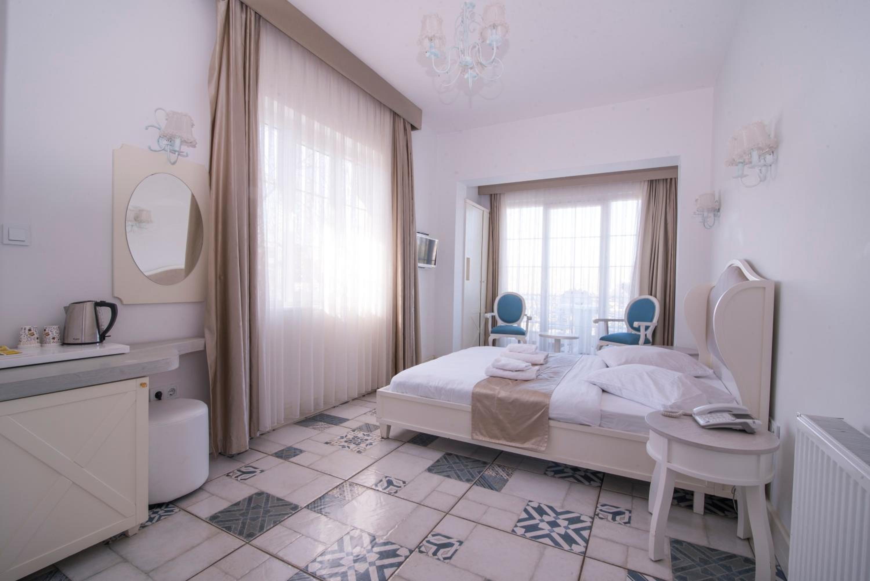 Deluxe Double Room photo 2