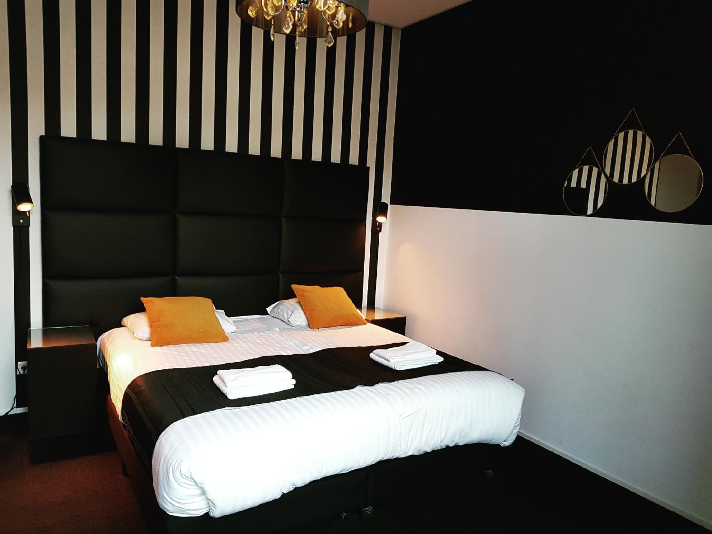 Deluxe Double Room - Photo 16