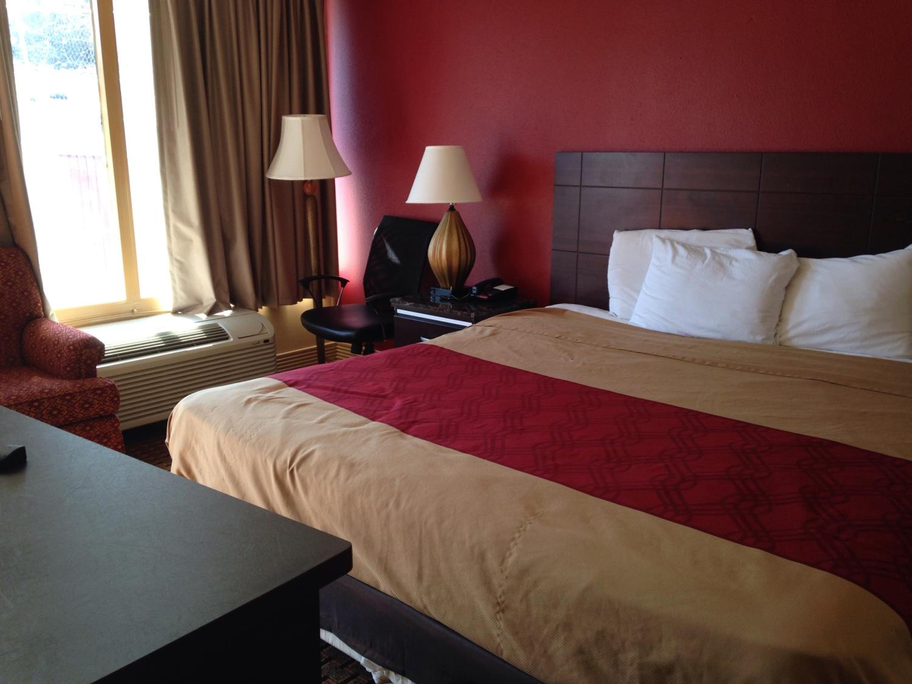 King Room - Non-Smoking photo 1