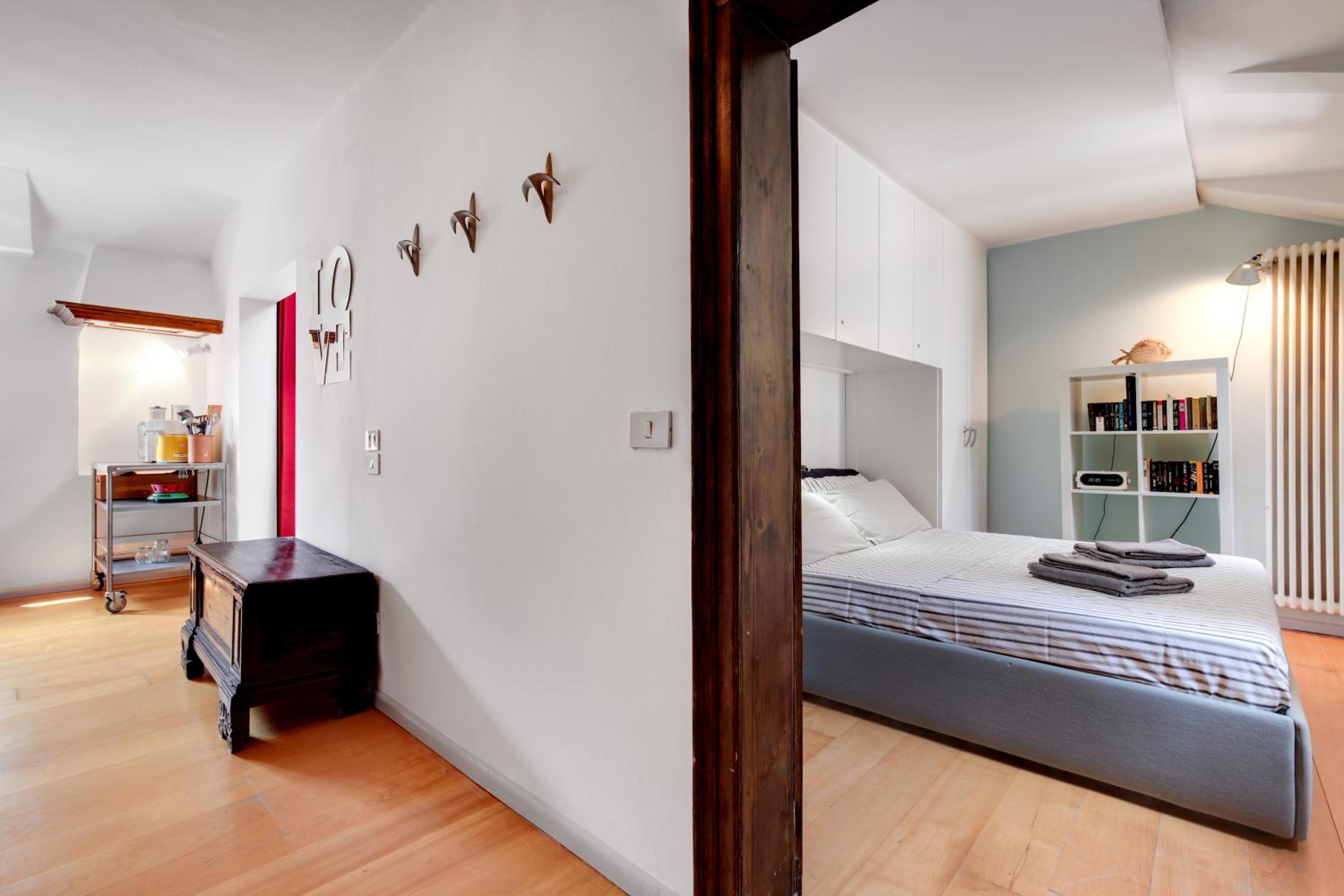 Apartment photo 2