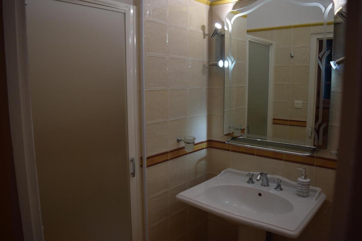 Double or Twin Room - Photo 3