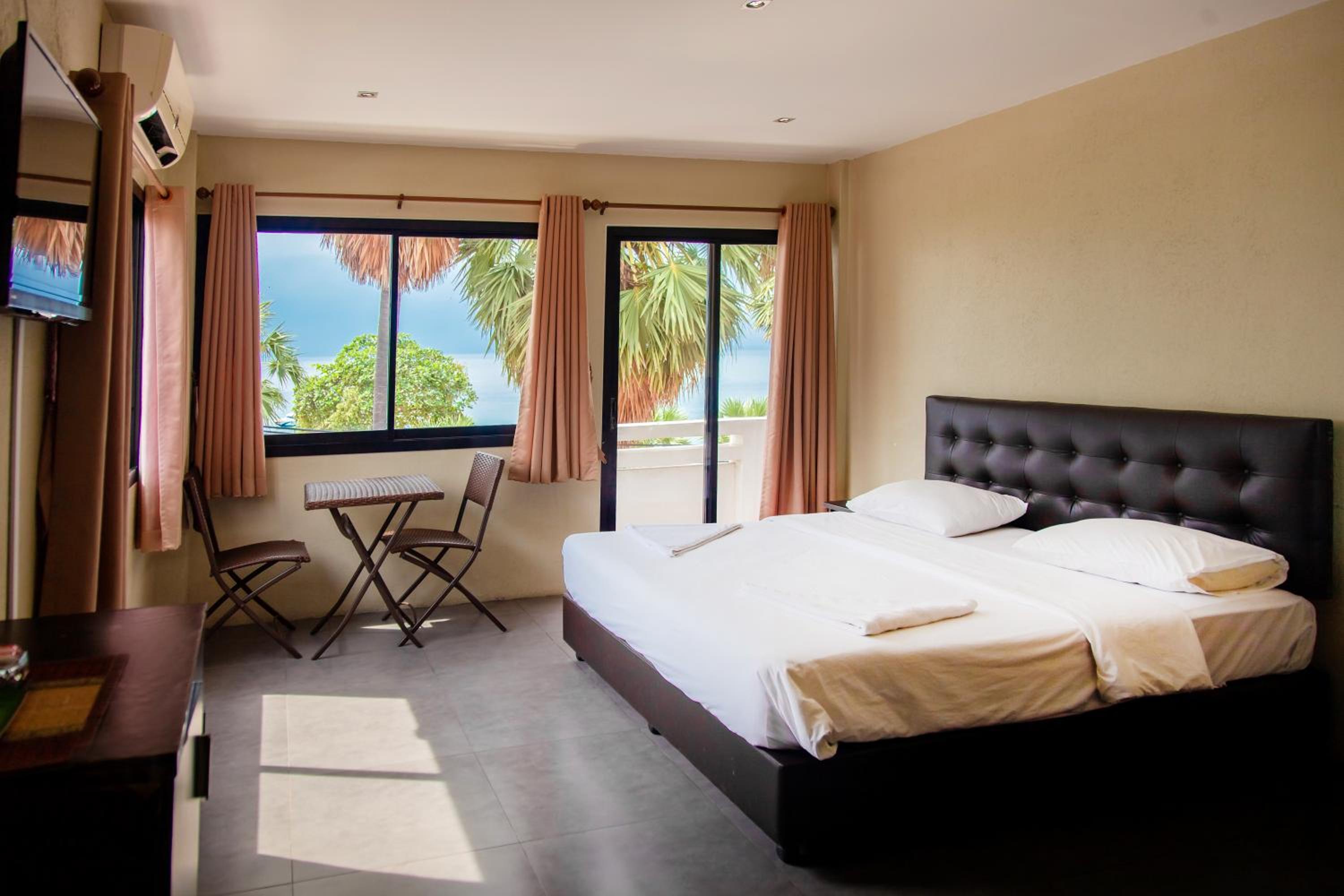 Deluxe Double Room with Sea View - Photo 1