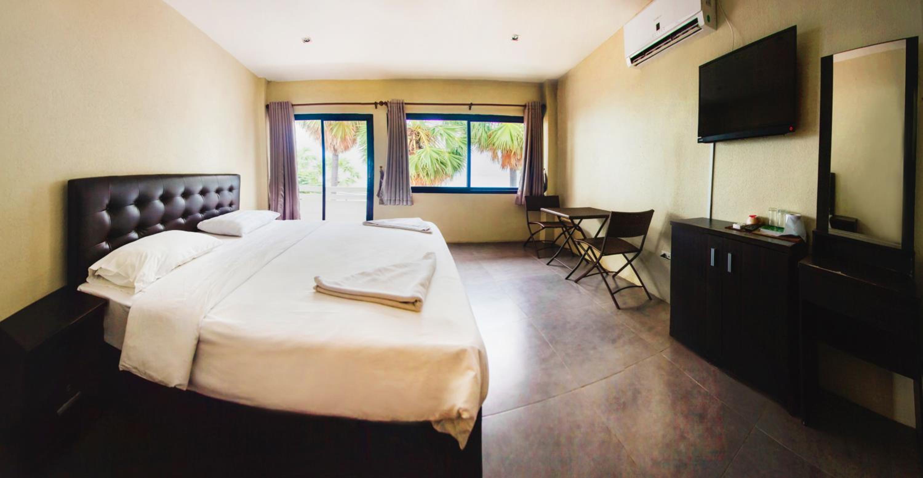 Deluxe Double Room with Sea View - Photo 2
