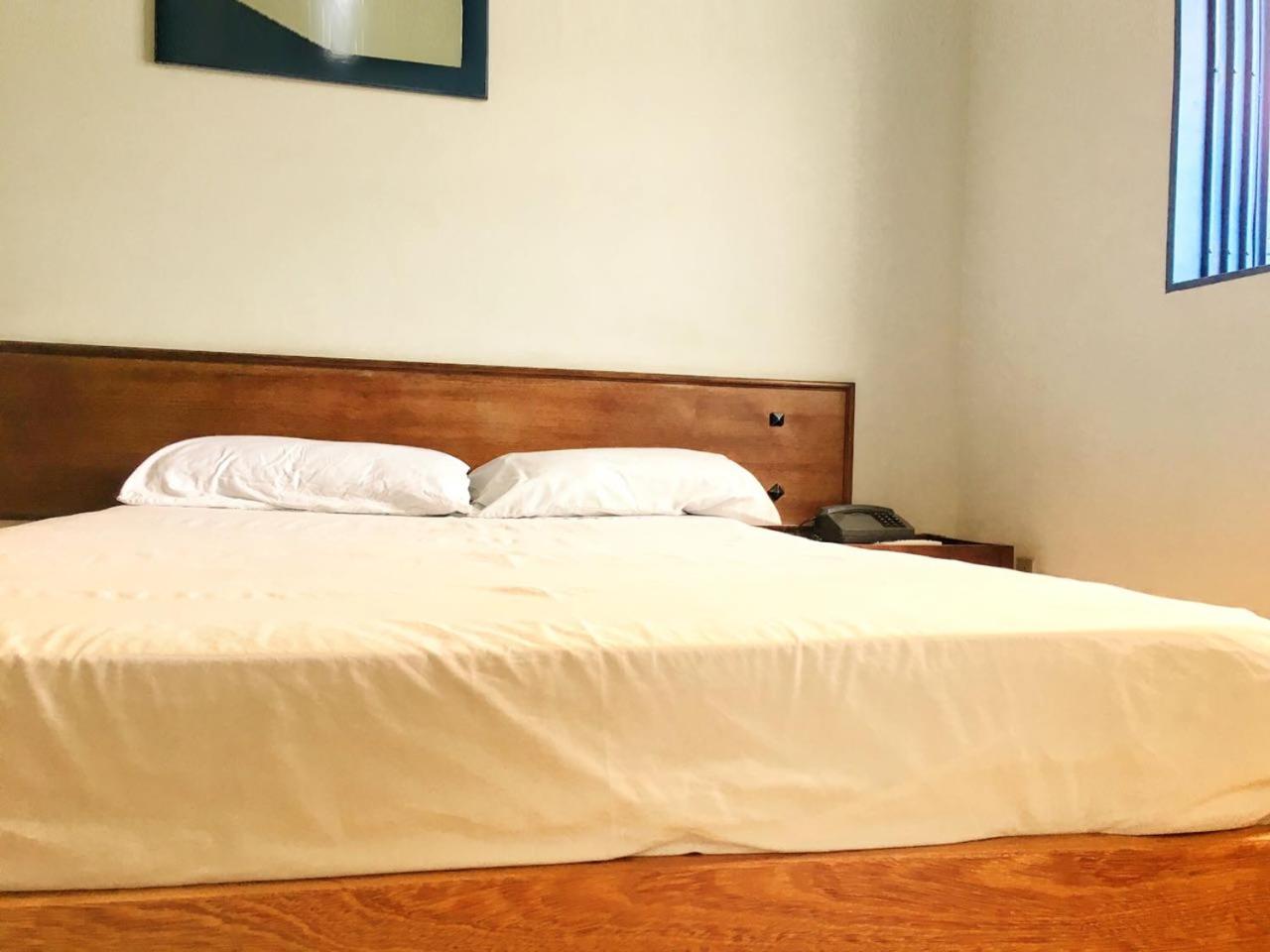 Double or Twin Room photo 3