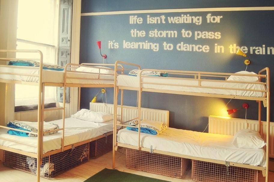 Bed in 12-Bed Mixed Dormitory Room with Shared Bathrooms photo 1
