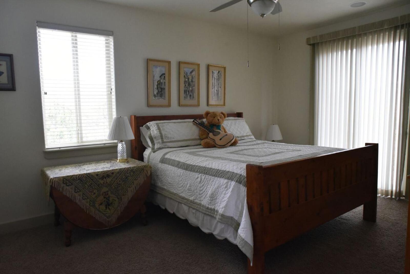 King Room - Non-Smoking photo 1