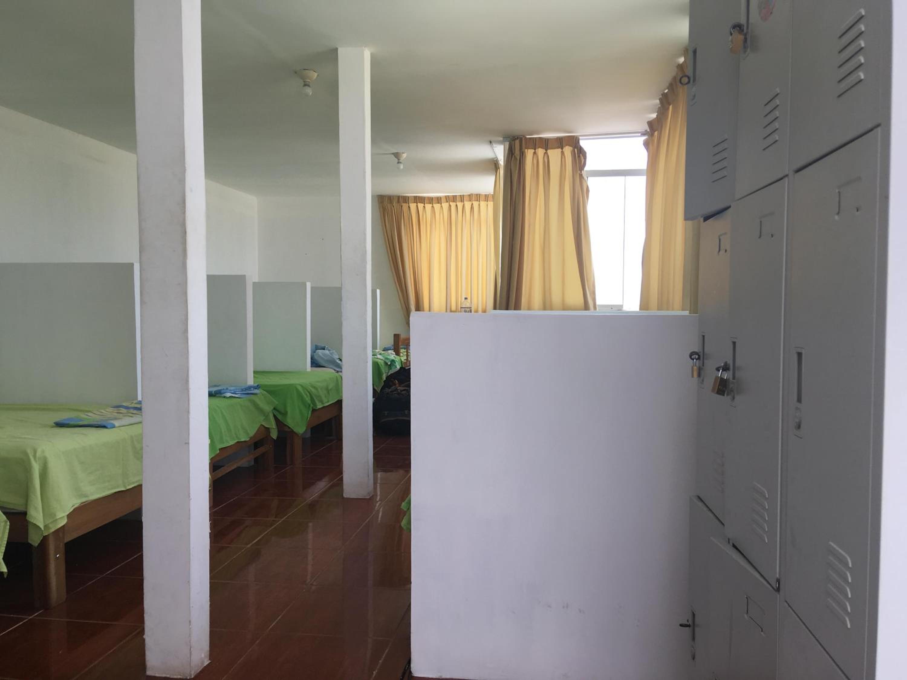Single Bed in 10-Bed Dormitory Room with Shared Bathroom photo 3