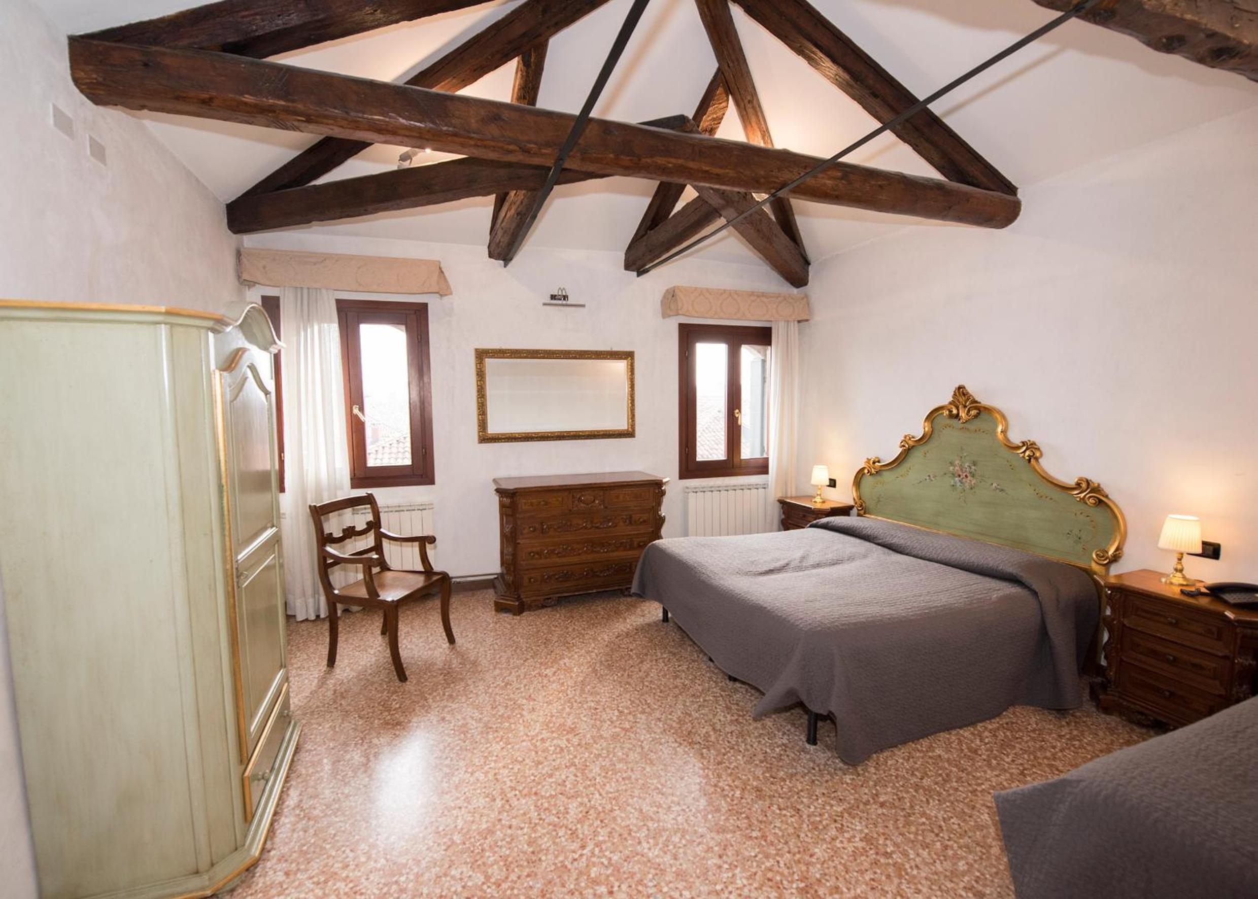 Superior Triple Room photo 3
