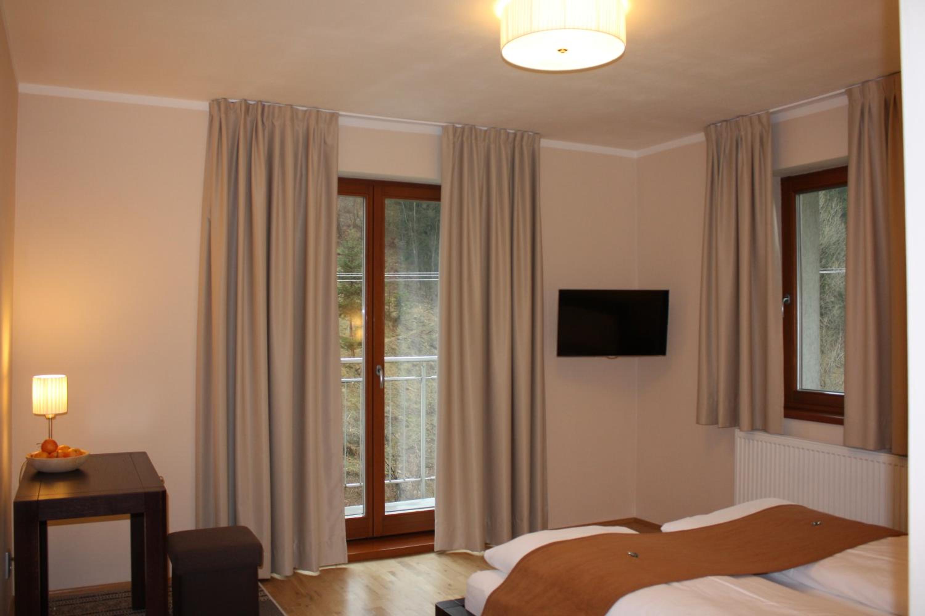 Double Room with Garden View - Photo 7