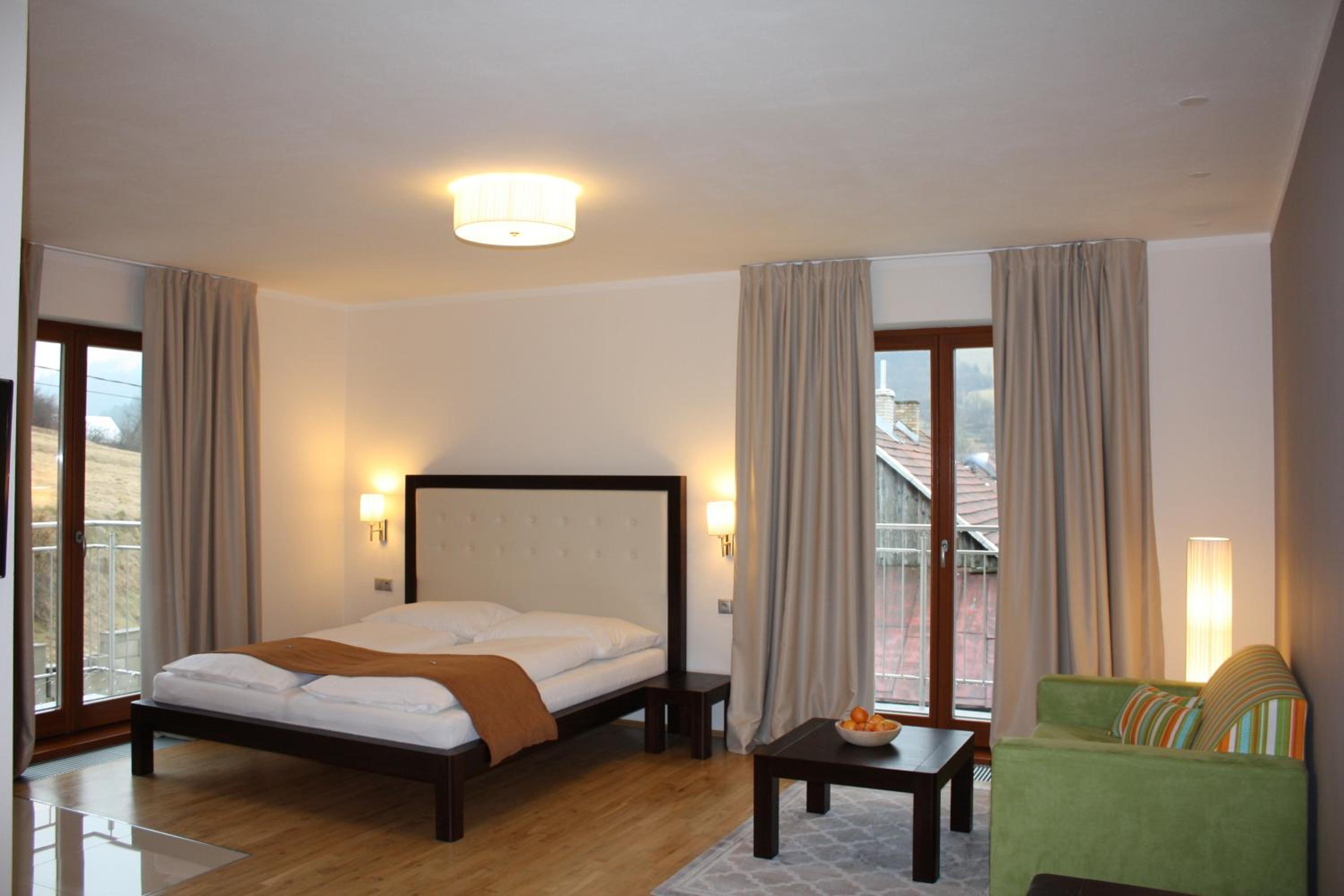 Junior Suite with Balcony - Photo 6