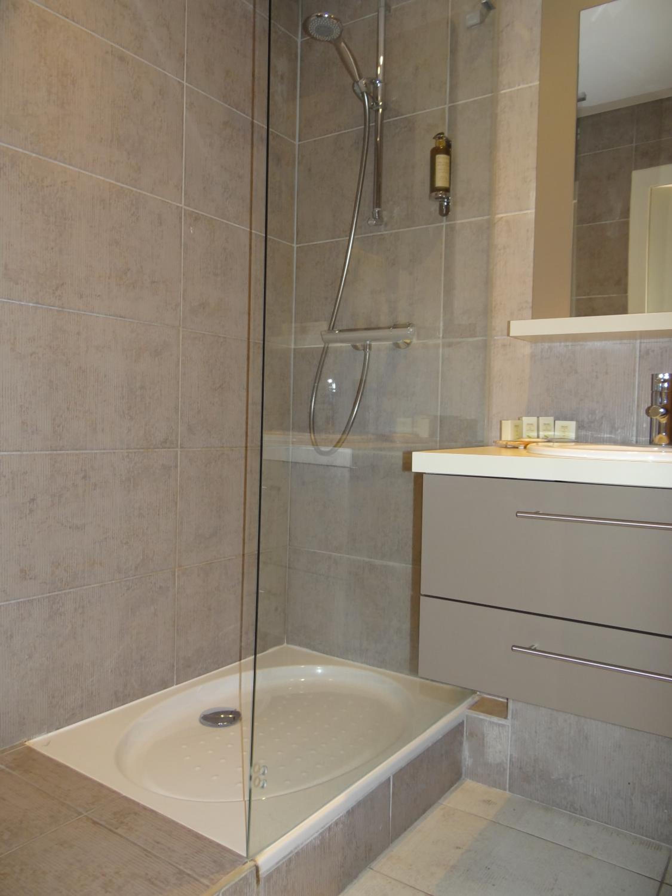 Essential Room  - Photo 4