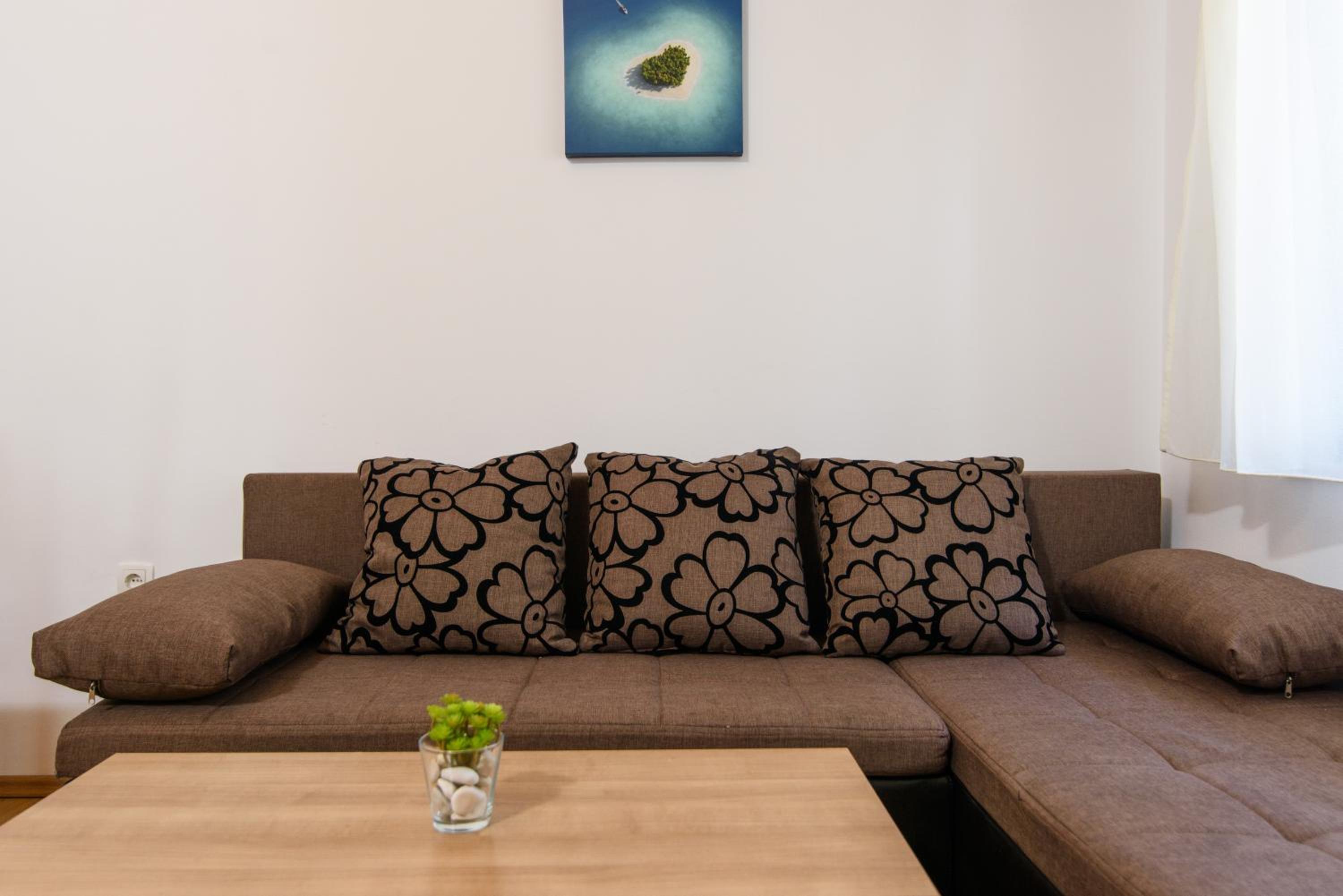 One-Bedroom Apartment with Balcony