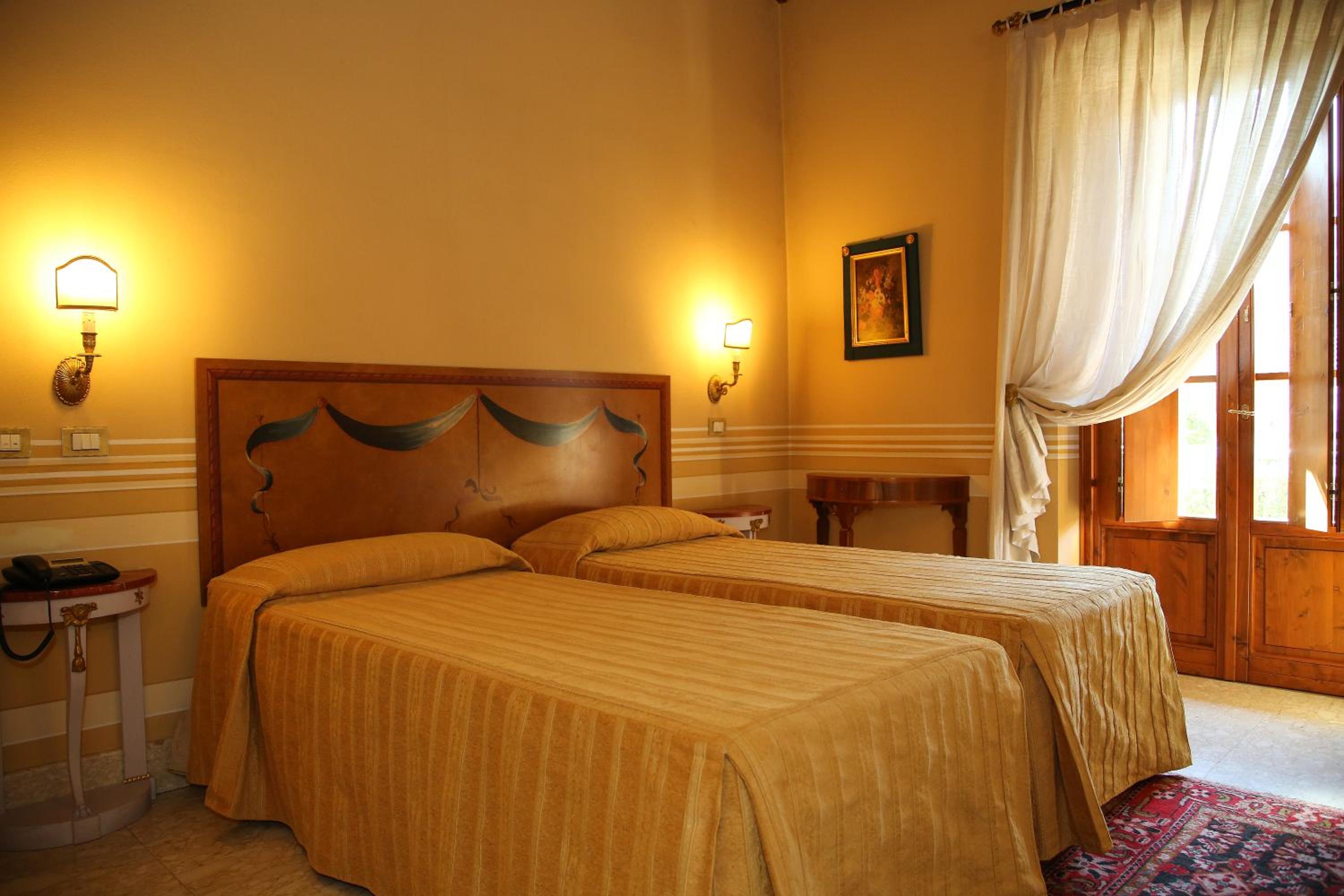 Classic Double Room