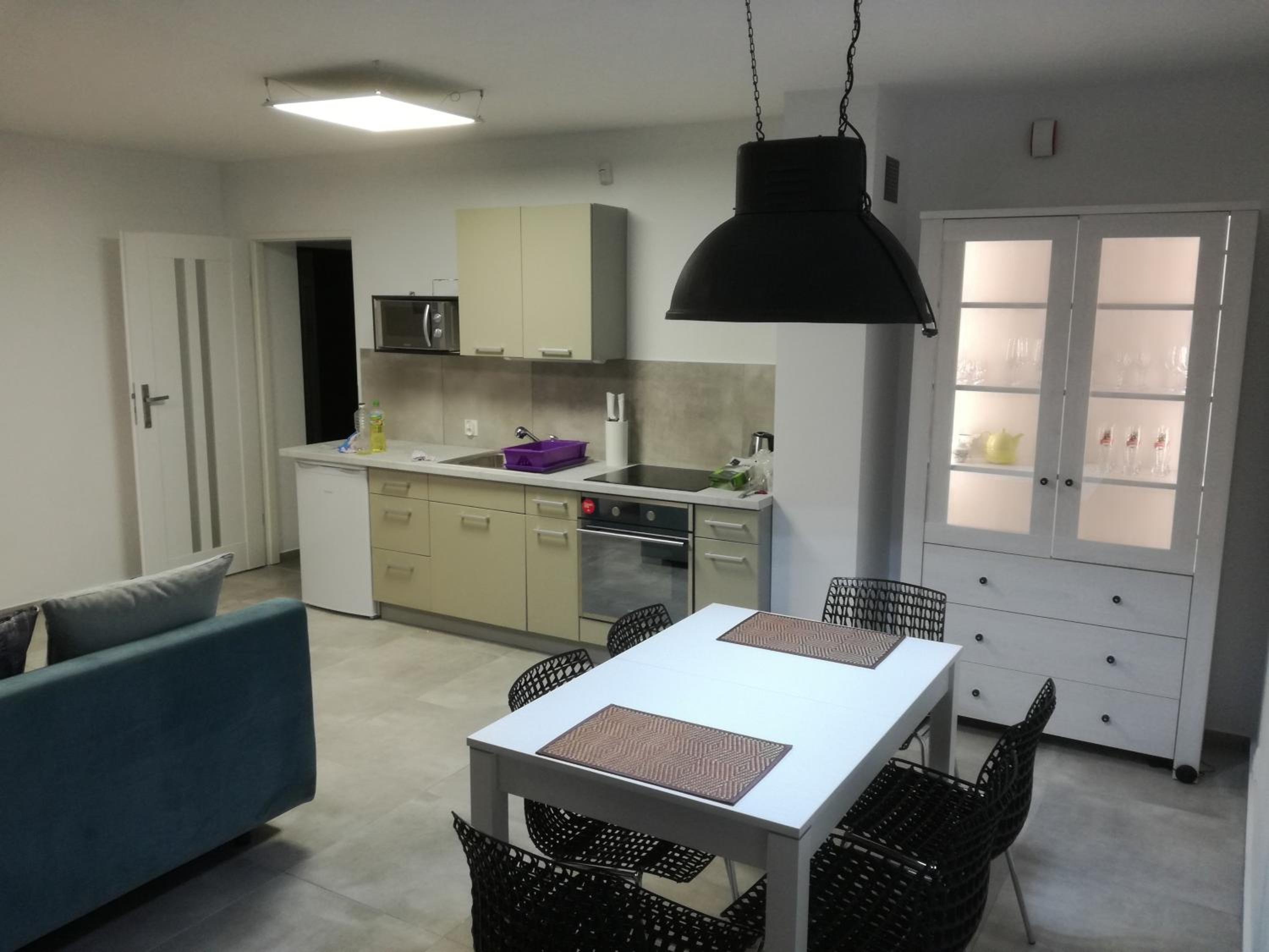 Apartment with Balcony - Photo 20