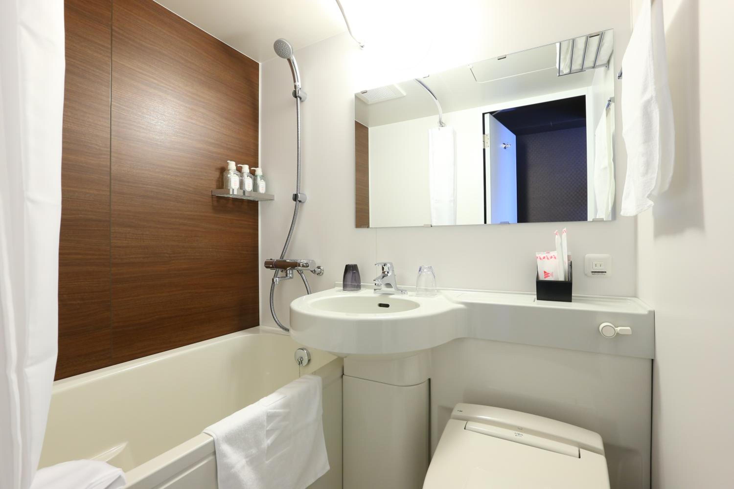 Small Double Room - Non-Smoking photo 2