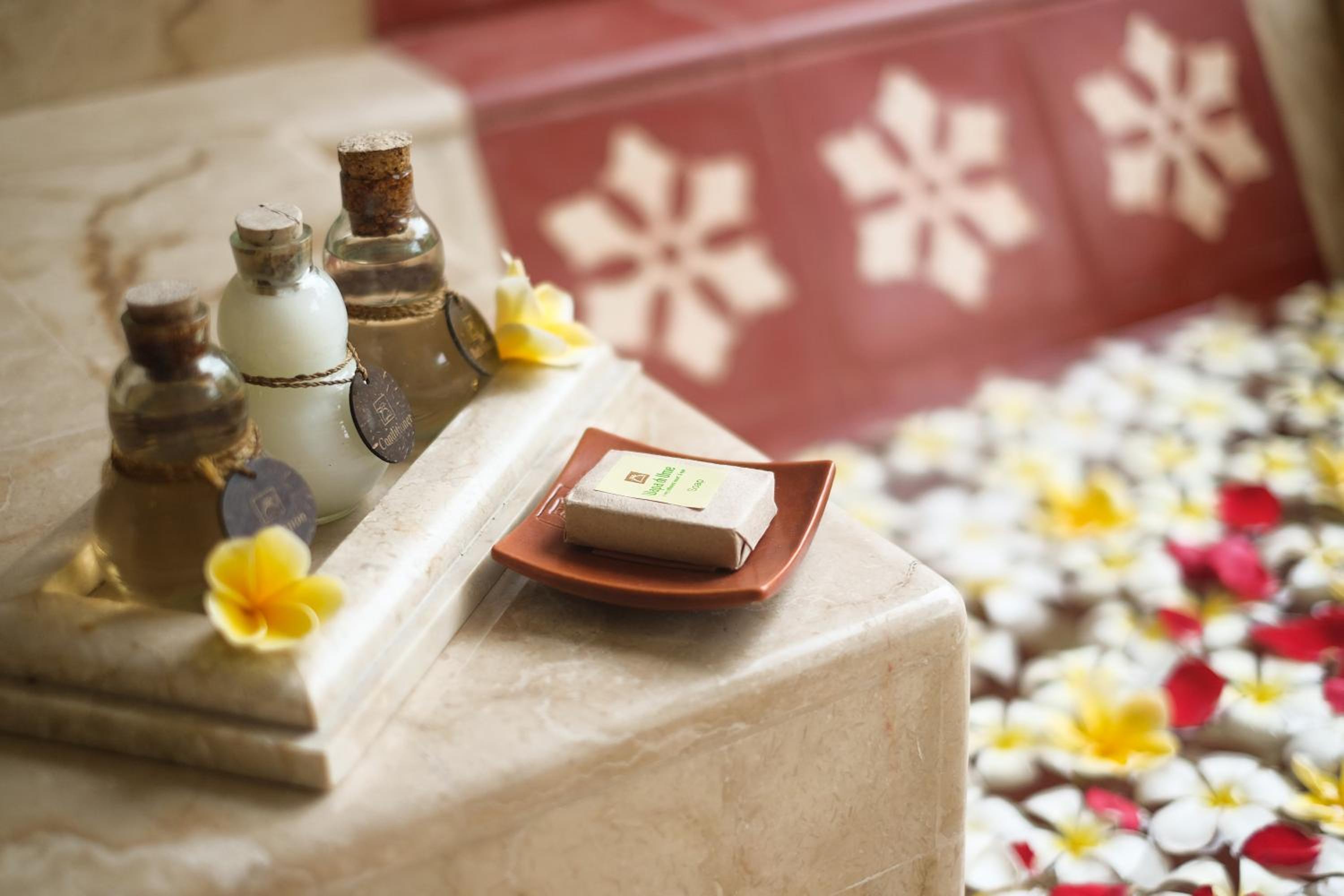 Hot Deal - Lanai Room with Free Benefits