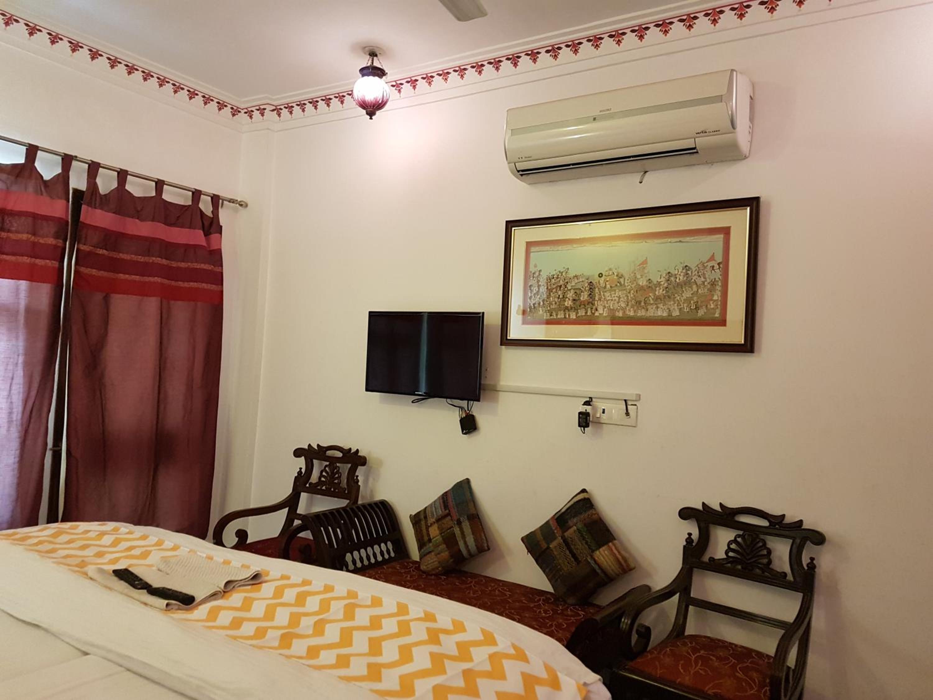 Deluxe Non Lake View Room - Photo 7