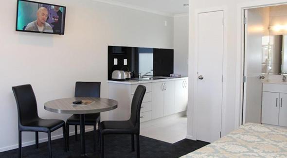 One-Bedroom Apartment - Photo 1