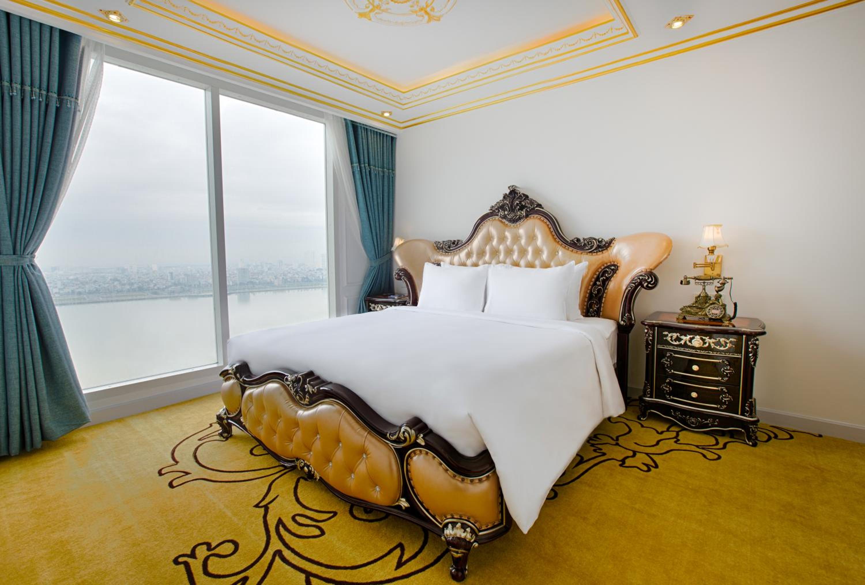 Presidential Suite with River View