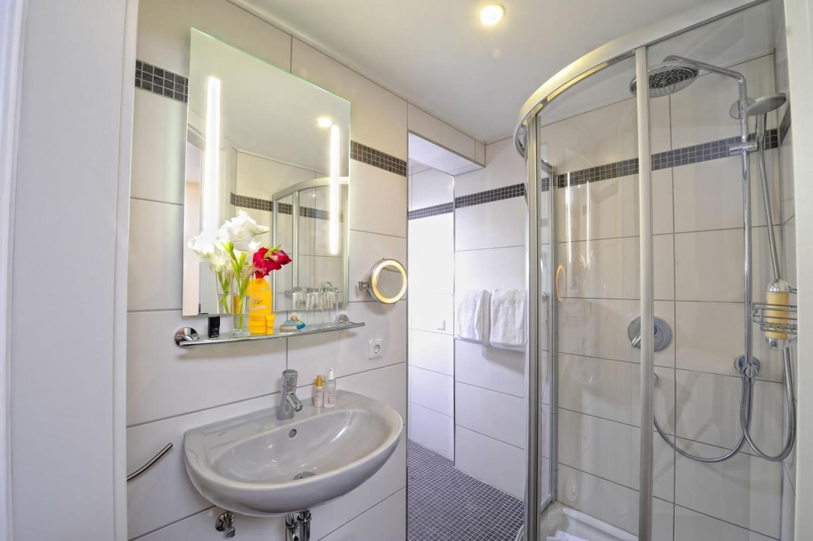 Suite - Photo 2