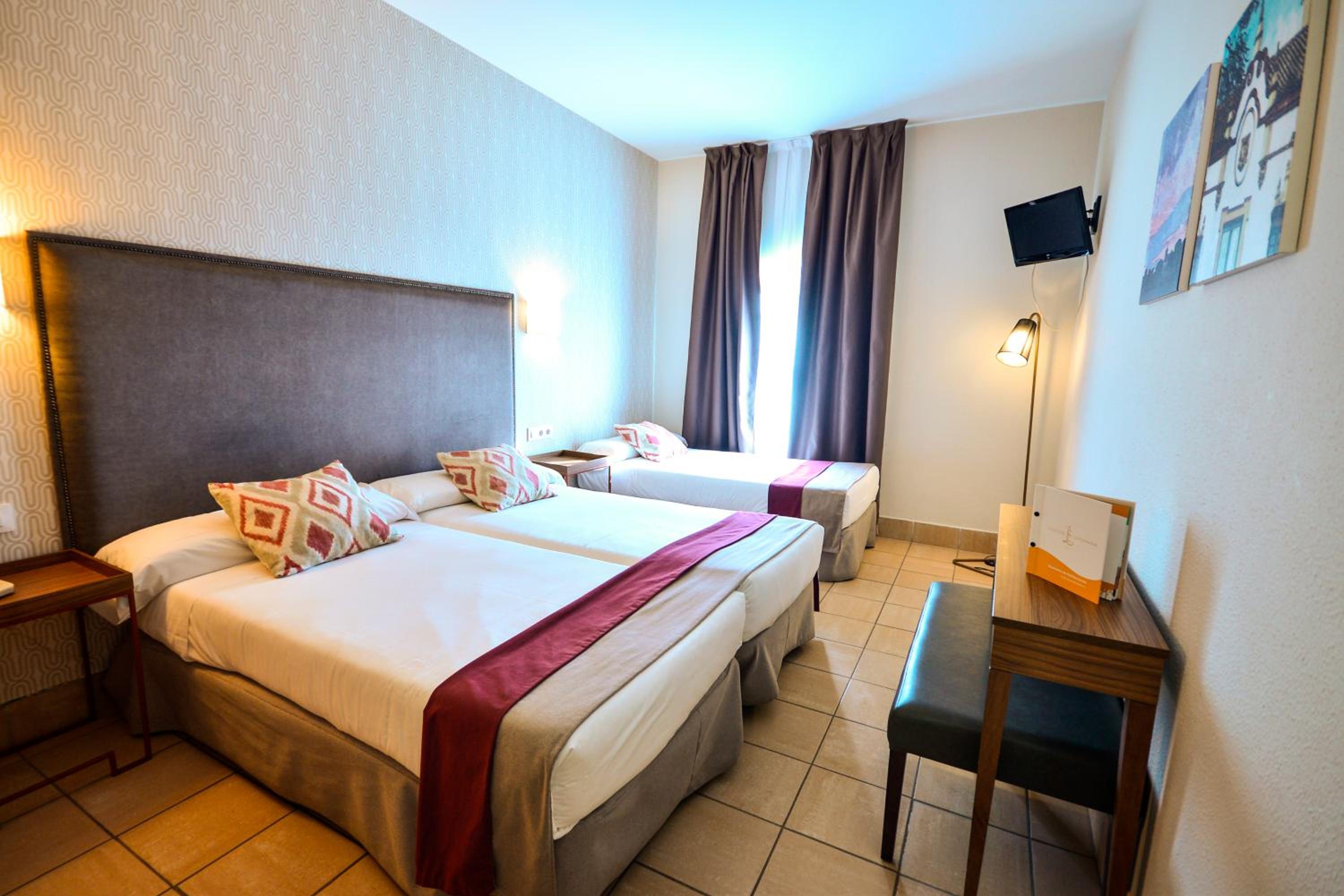 Triple Room - Photo 1