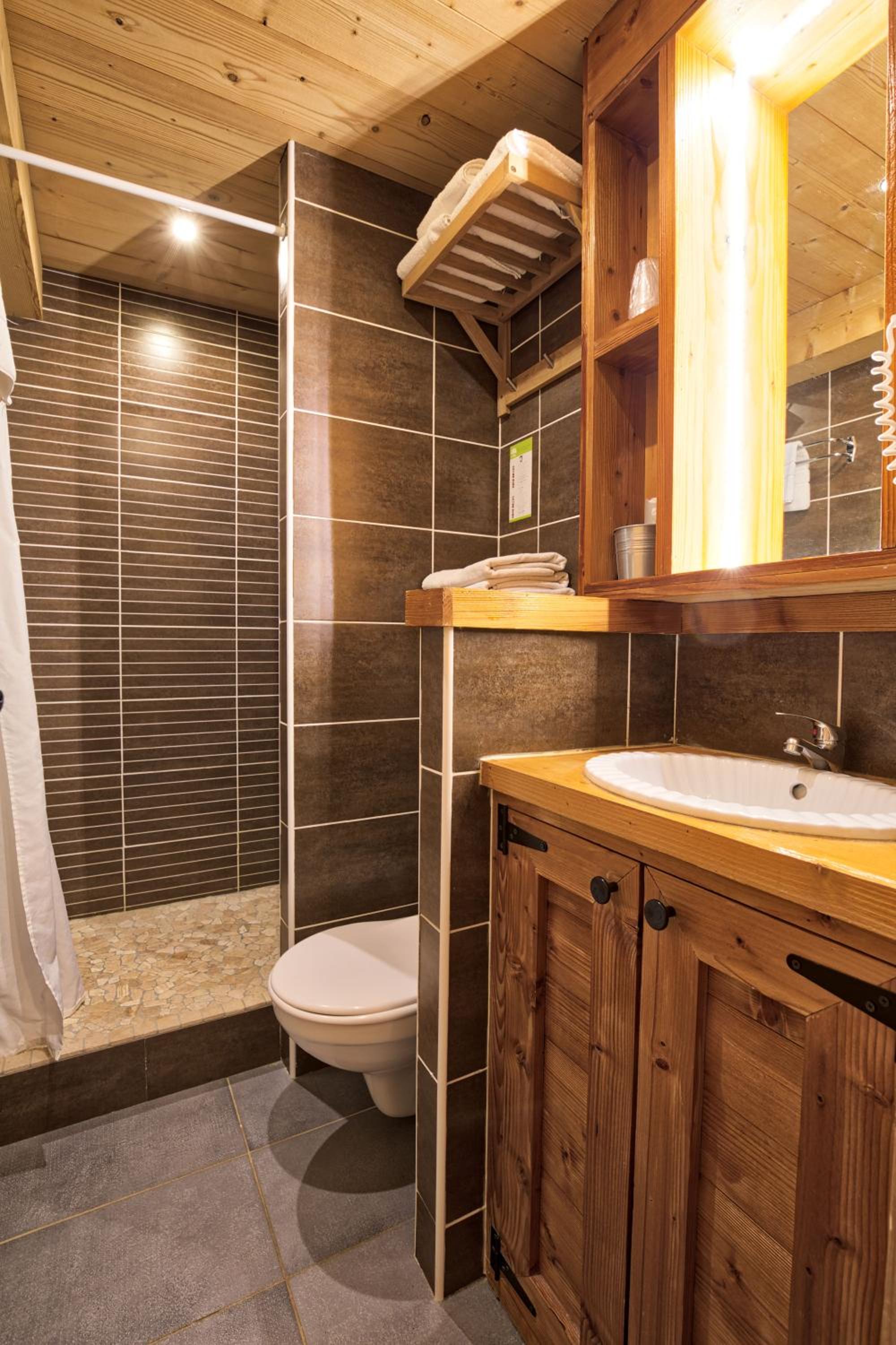 Double Room - Photo 5