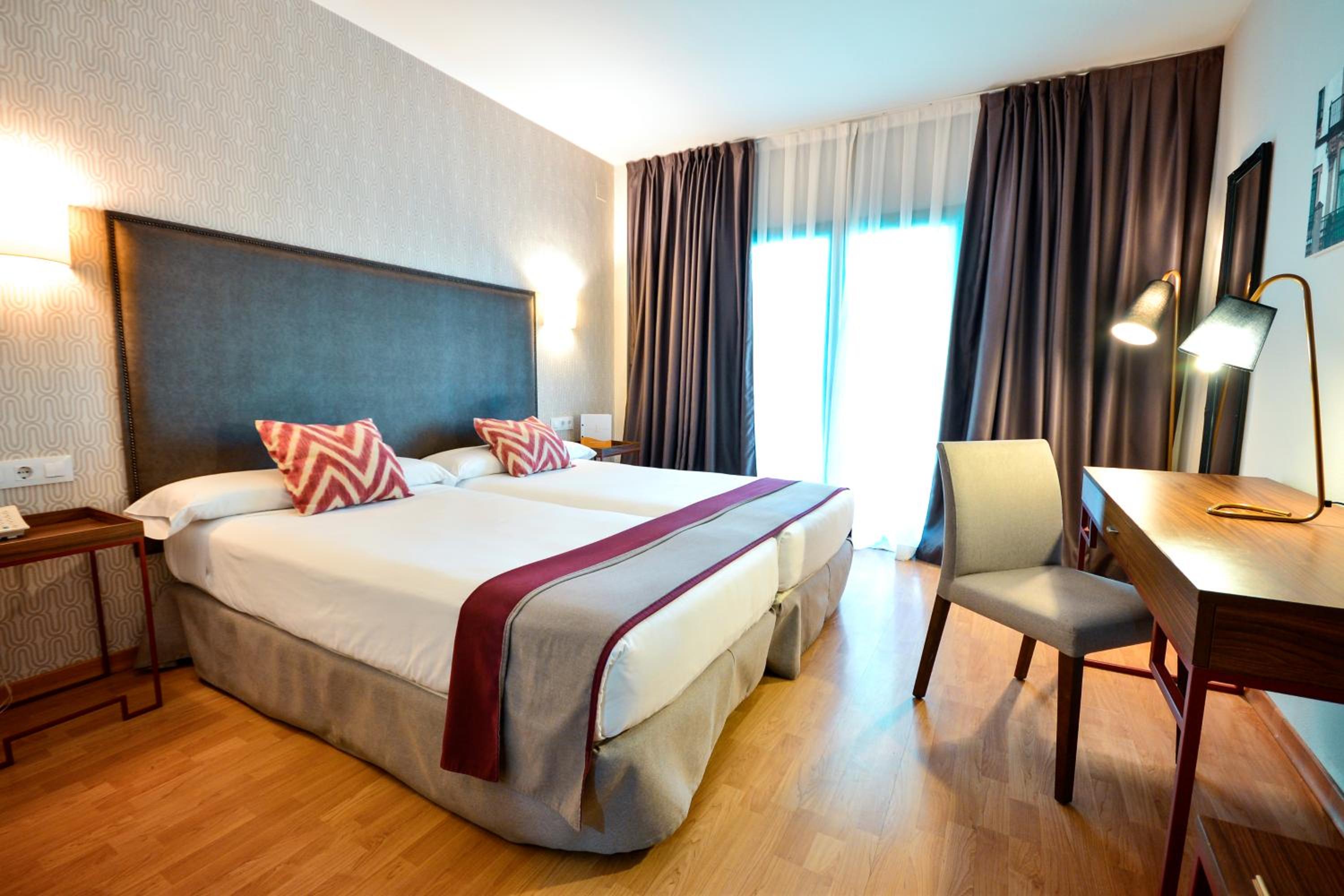 Standard Double or Twin Room - Photo 1