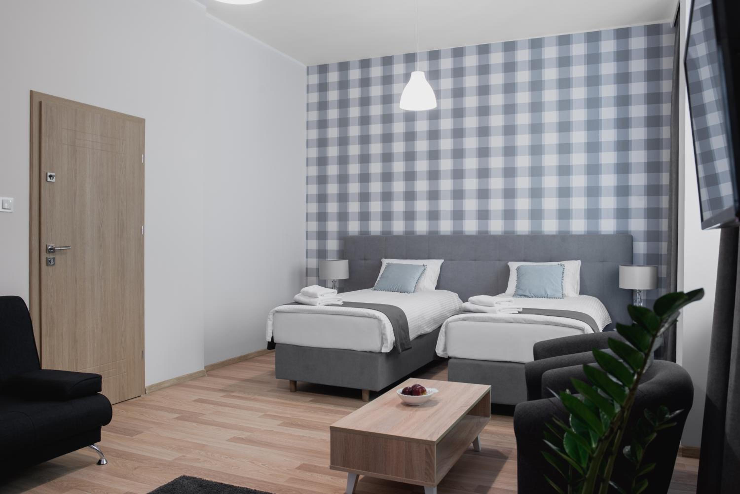 Studio Apartment - Photo 16