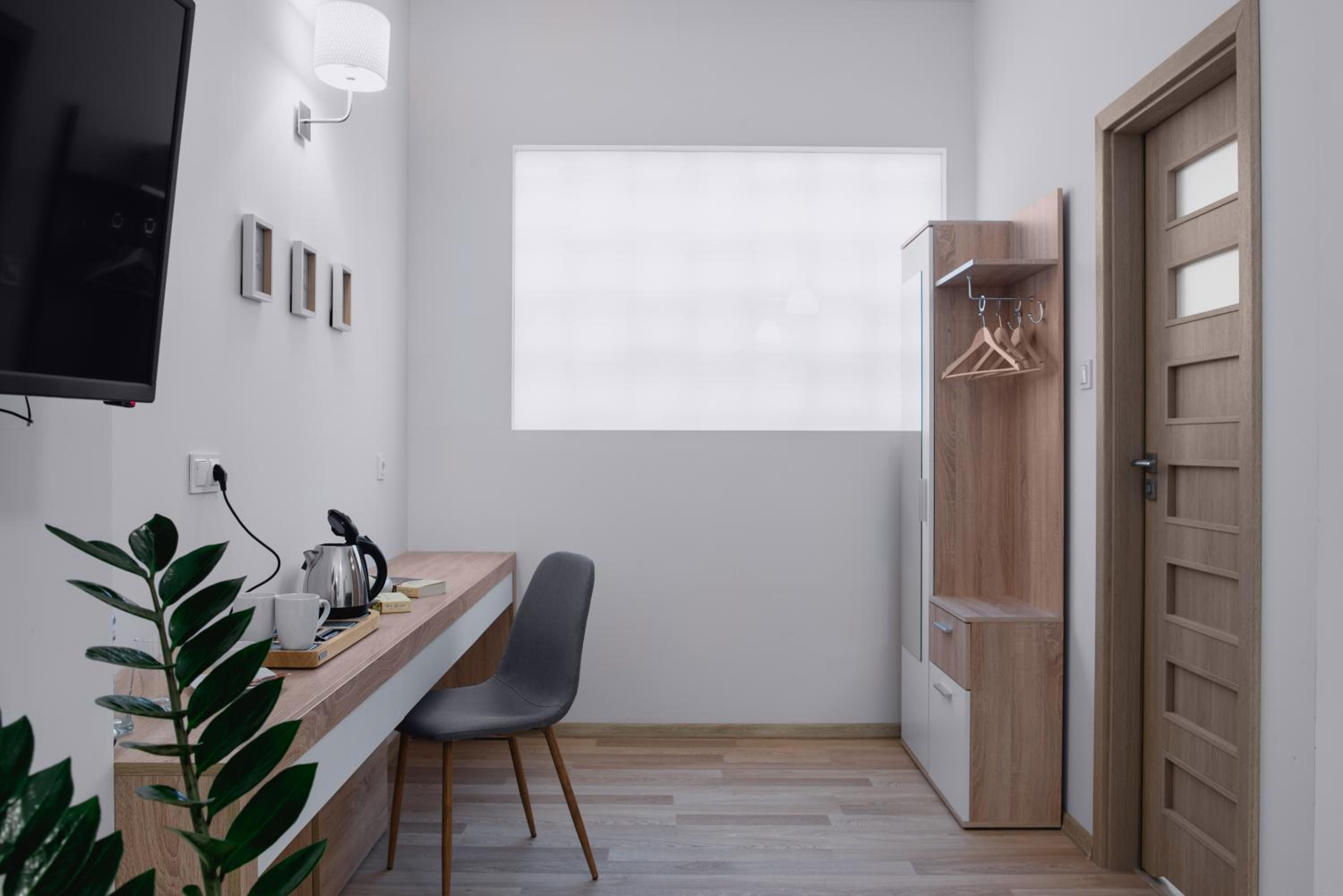 Studio Apartment - Photo 4