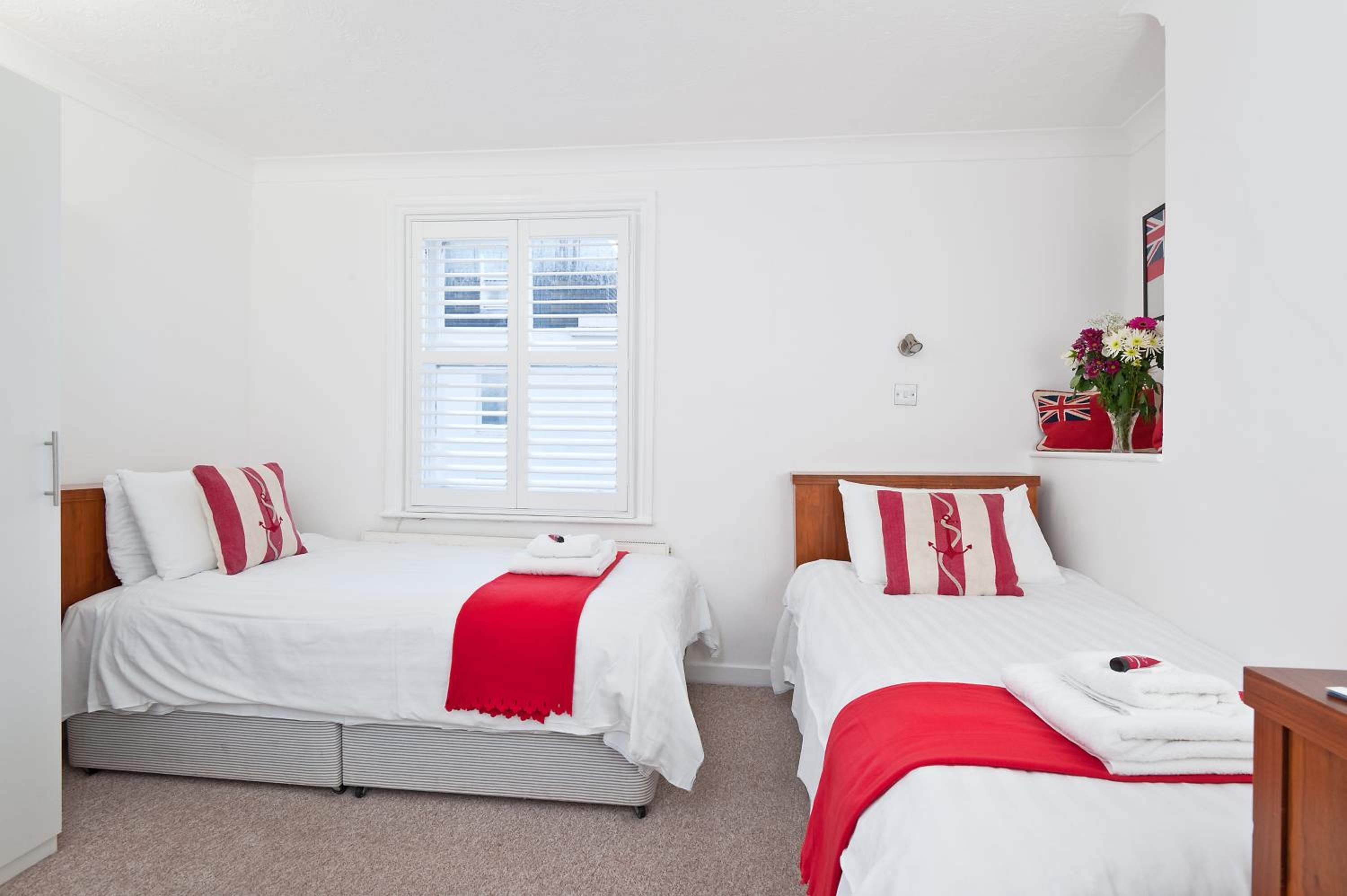 Twin Room with En Suite Bathroom photo 2