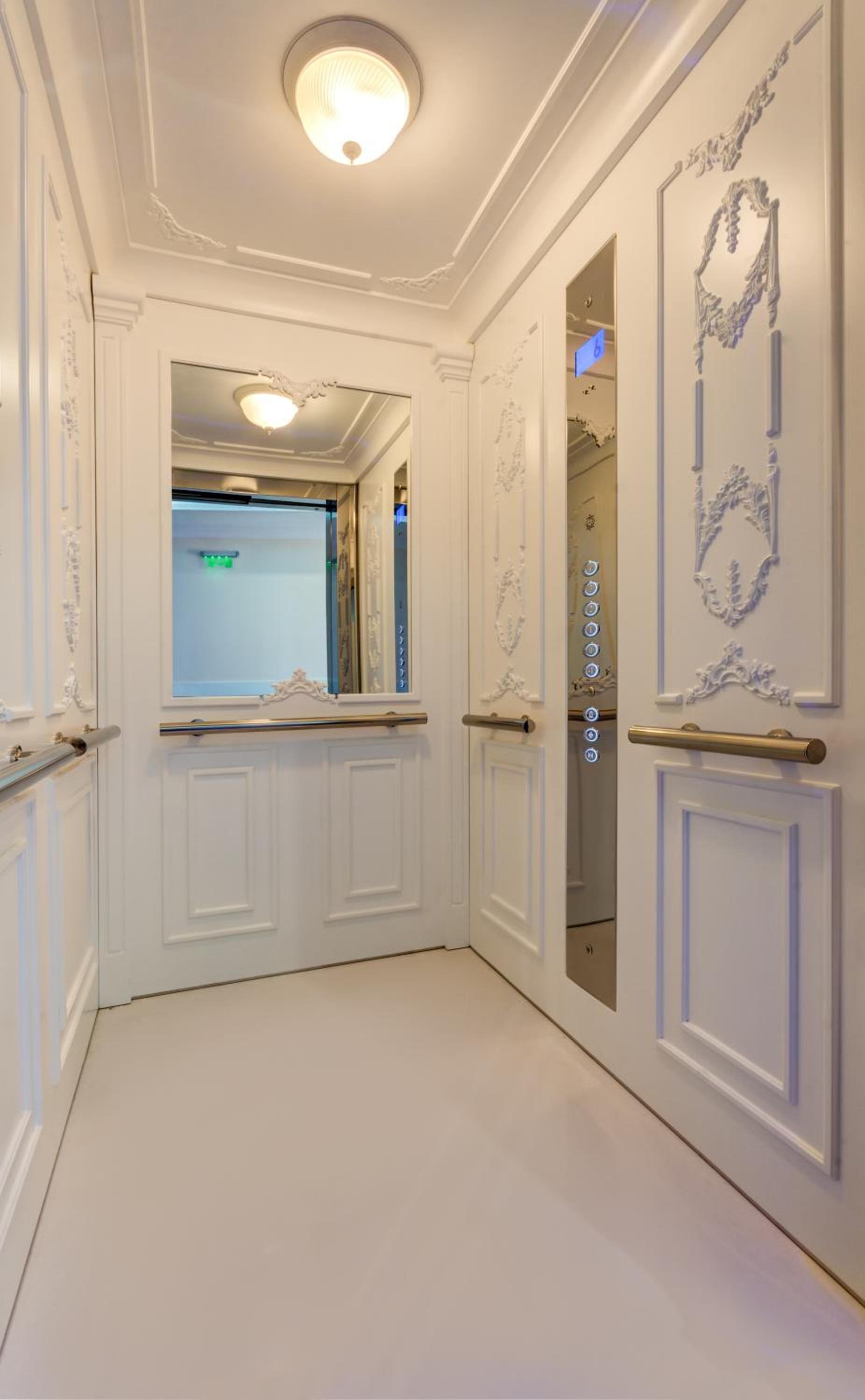 Junior Suite with Balcony (2 Adults + 2 Children)