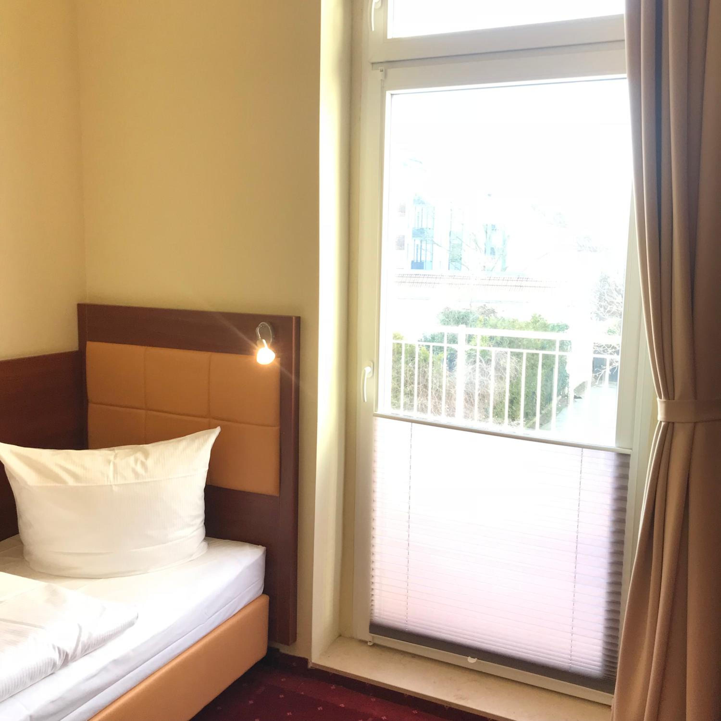 Single Room with Balcony photo 3
