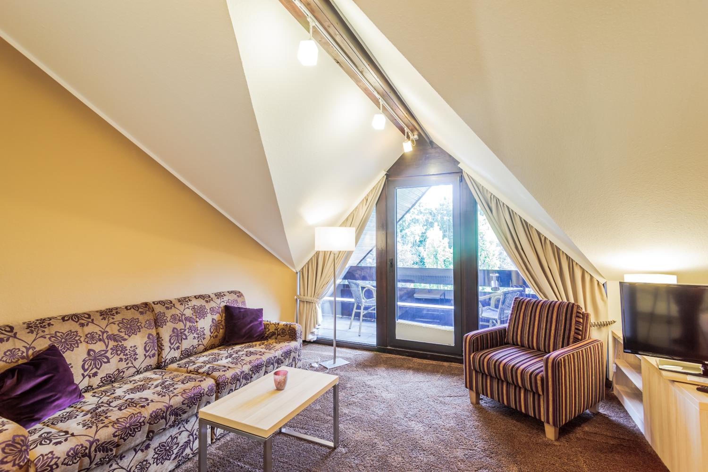 Junior Suite with Balcony photo 2