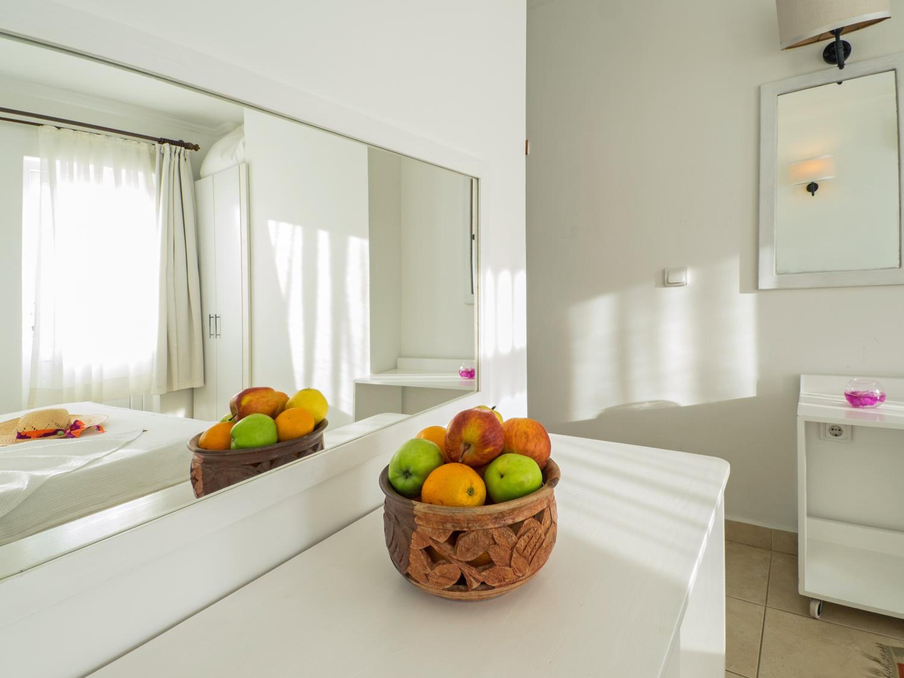 Double Room With Partial Sea View photo 3