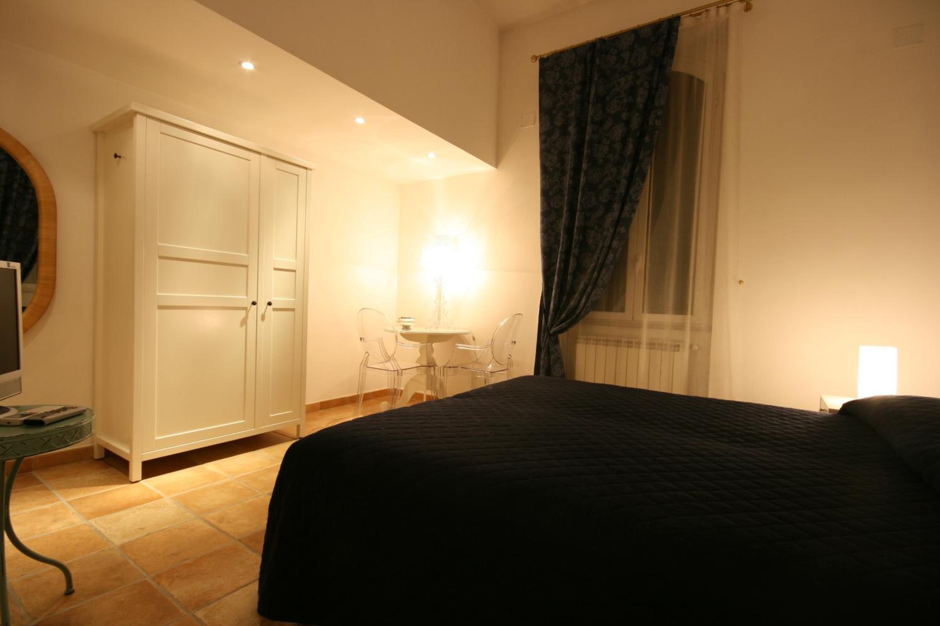 Double or Twin Room photo 3